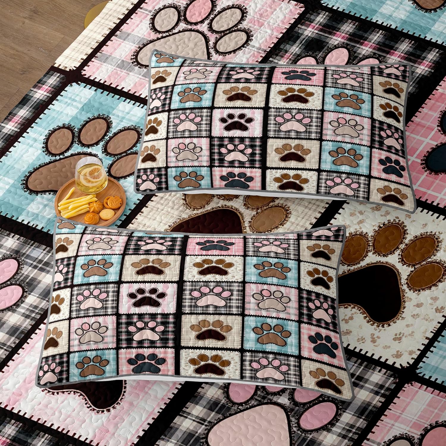 Patchwork Quilt Set King Size, Pink Dog Paw Bedspread, Soft Lightweight Microfiber Bedding Set, Farmhouse Rustic Coverlet, All Season 3 Piece (Pink Dog Paw, King(90"x104"))
