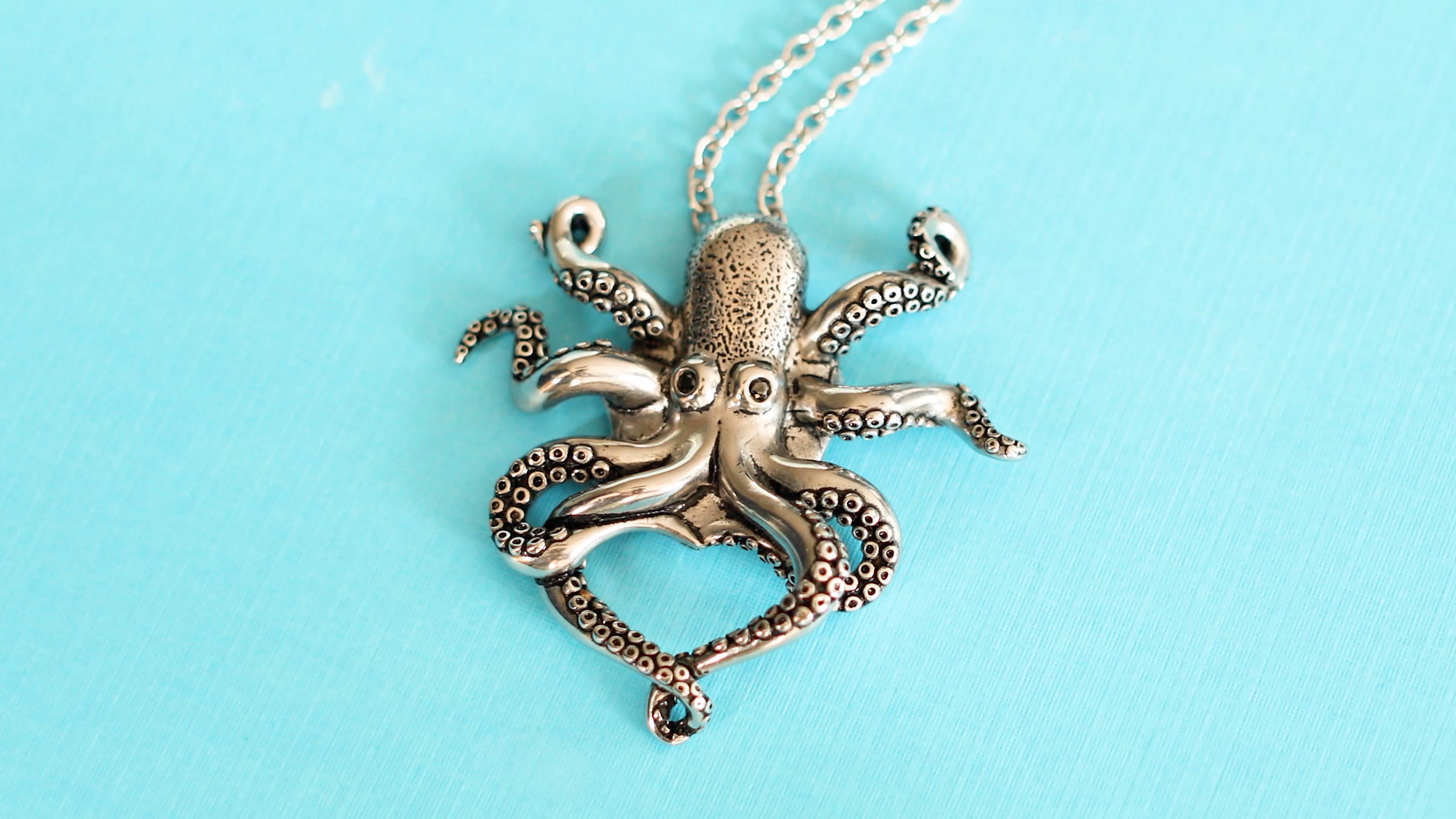 He'e Octopus CZ Pave Pendant – Showcase Hawaii
