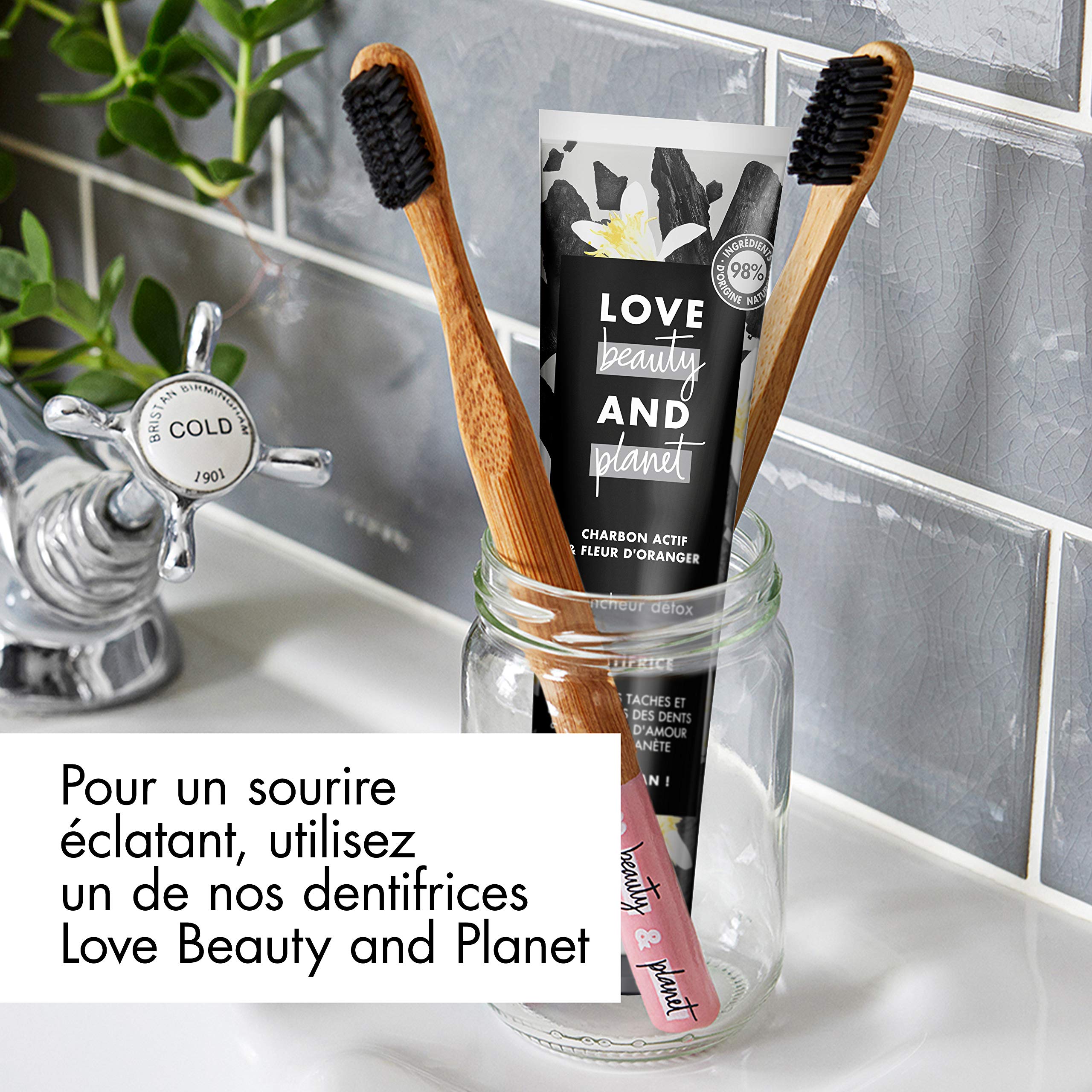 Brosse à Dents En Bambou Et Charbon Love Beauty & Planet - Medium - Neuf