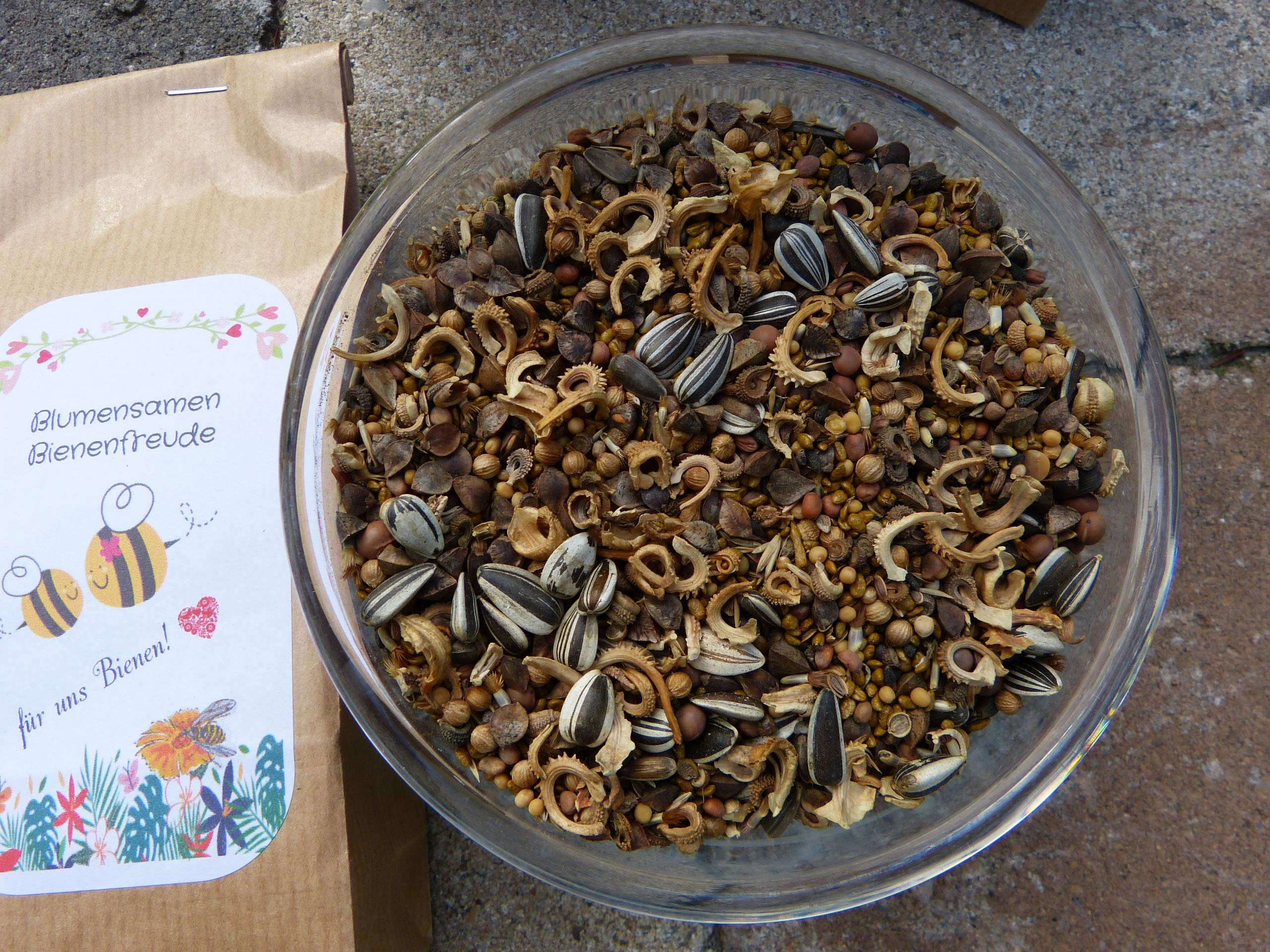Blumensamen Bienenfreude Wildblumenmischung Saatgut Insekten Bienen bunte Seedbombs Samen 100-500 m² zur Auswahl ein- und mehrjährig (für 500 qm)