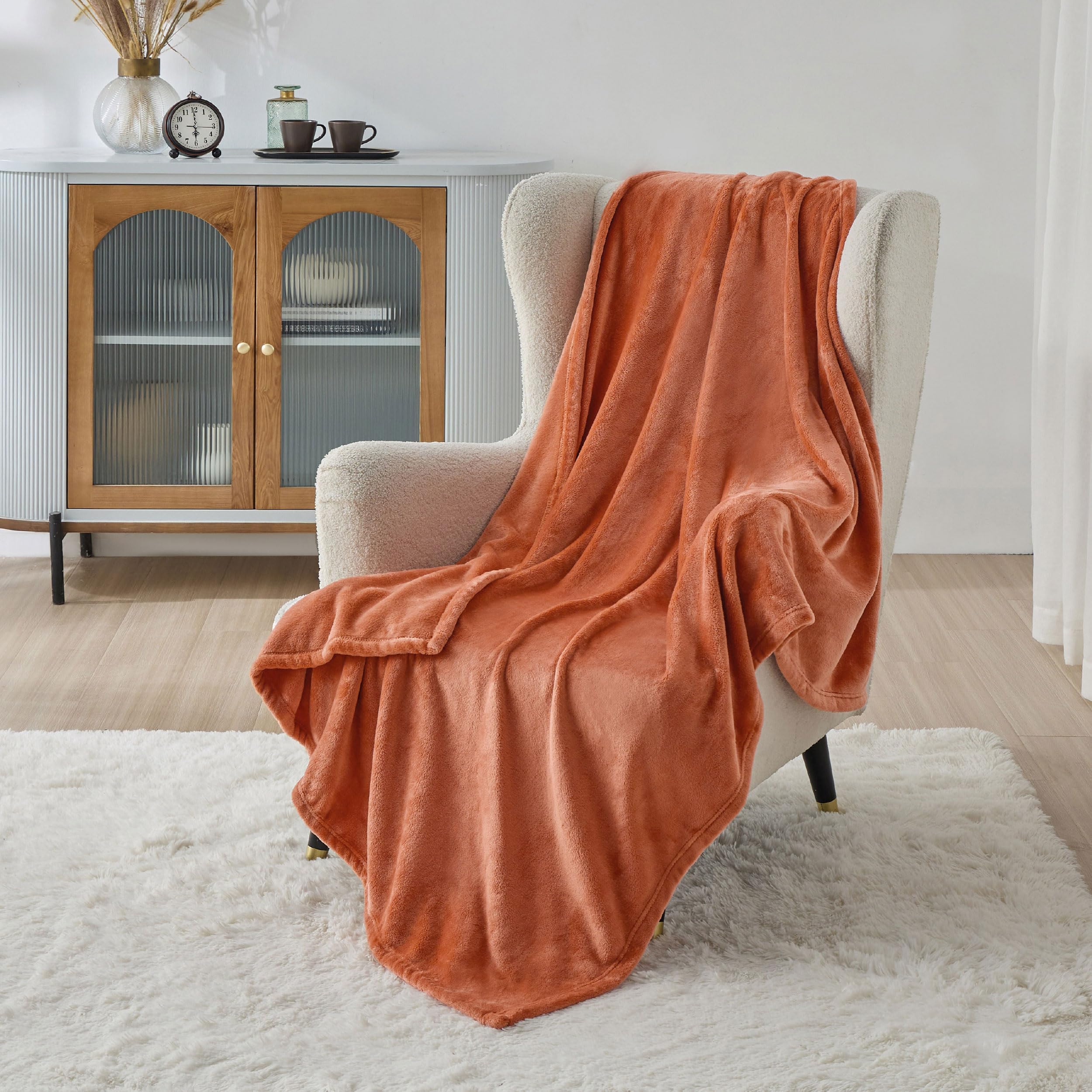 – Fleece Throw Blanket for Bed - Flannel Fleece, Orange, 150x200 cm | Soft Cosy and Fluffy, Lightweight Warmth for All Seasons, Home Decor, Travel, Camping, Gifts for Women and Men