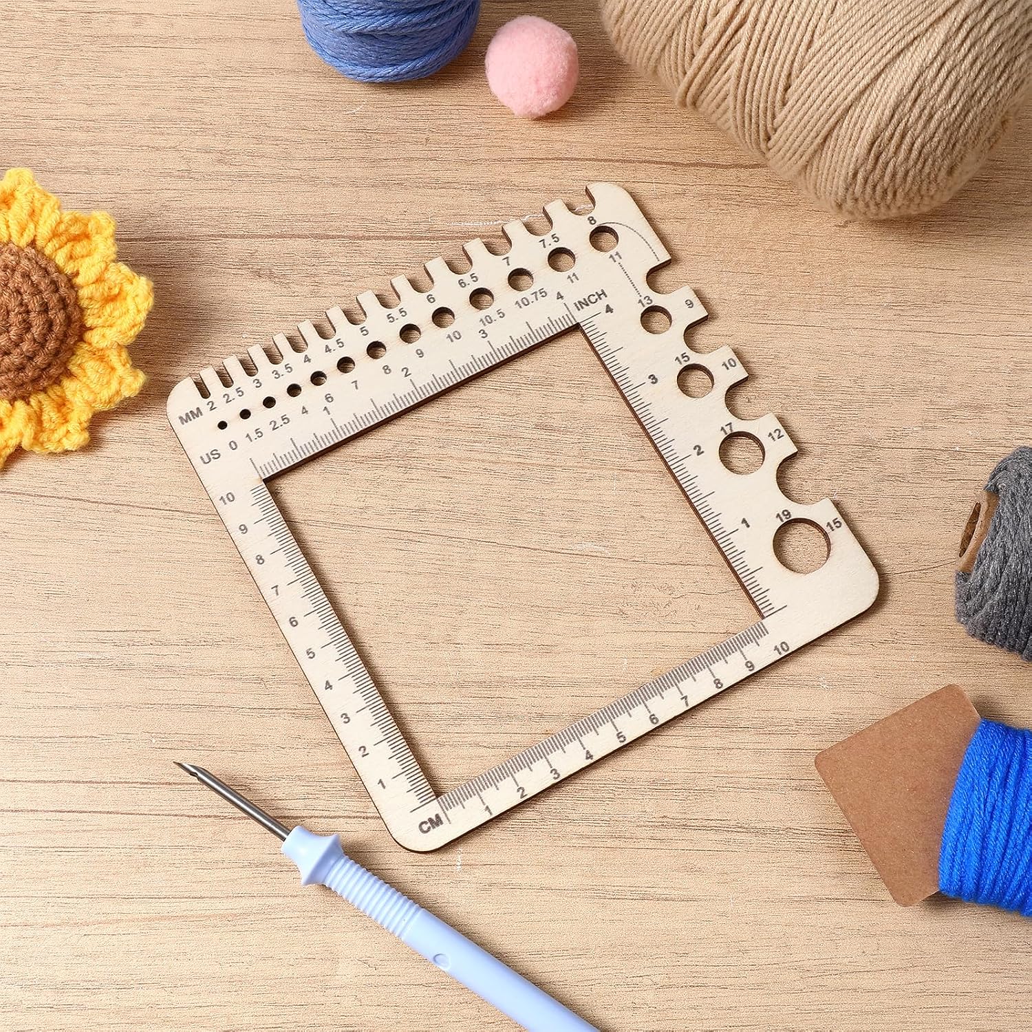 1 Pcs Wooden Knitting Crochet Gauge Ruler, Boxwood Needle Sizer Stitch Counter Spinner Yarn Measure Tool with Circular Ruler & Rectangle Sizer for Craft (15cm/5.9inch)