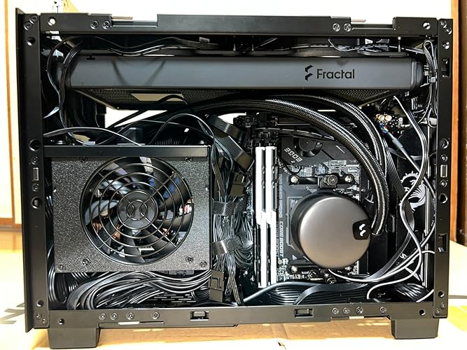 Amazon | LIANLI Q58-W-4 ホワイト Mini-ITX PCケース 3スロットサイズ