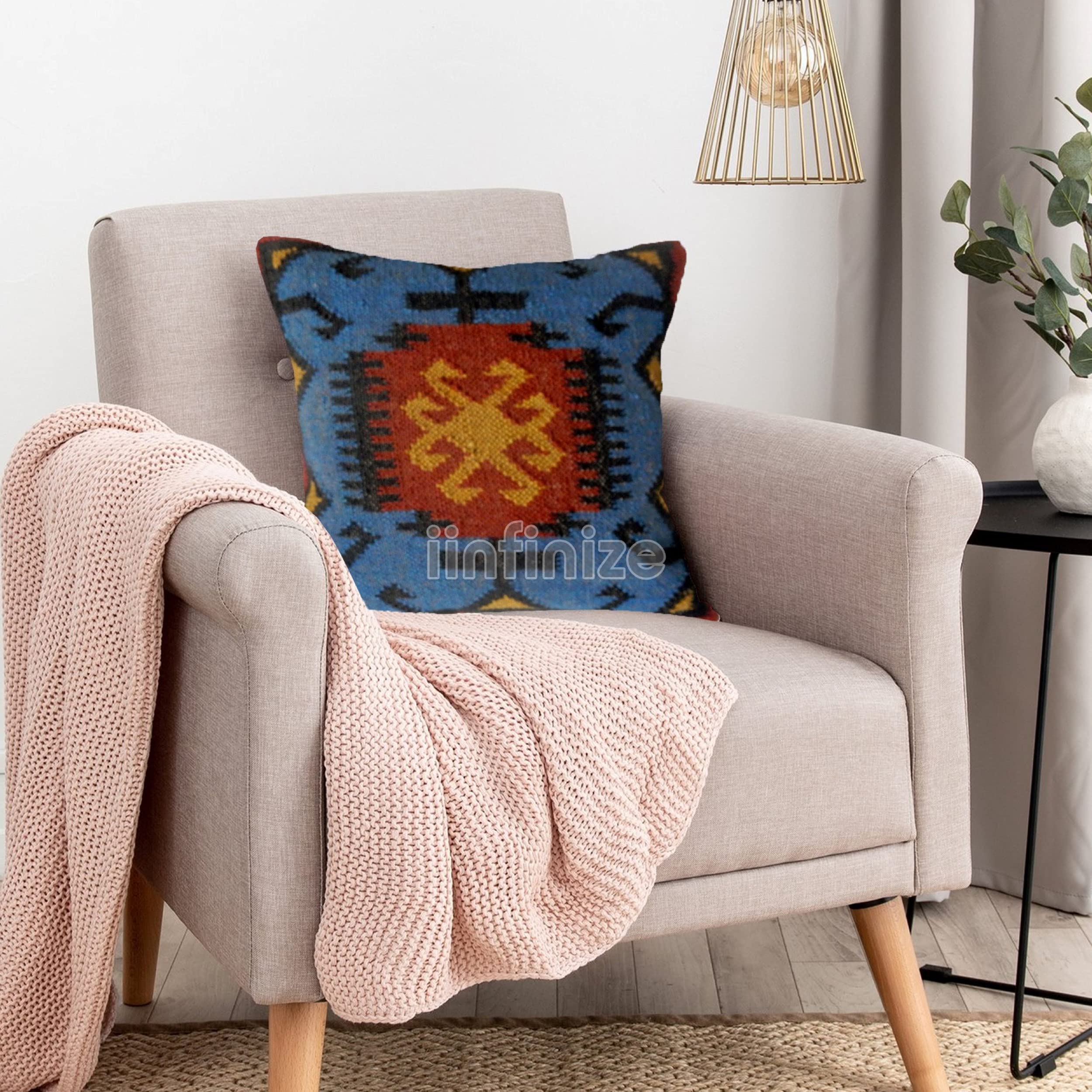 Housse de coussin Kilim tissée main en laine et jute noble