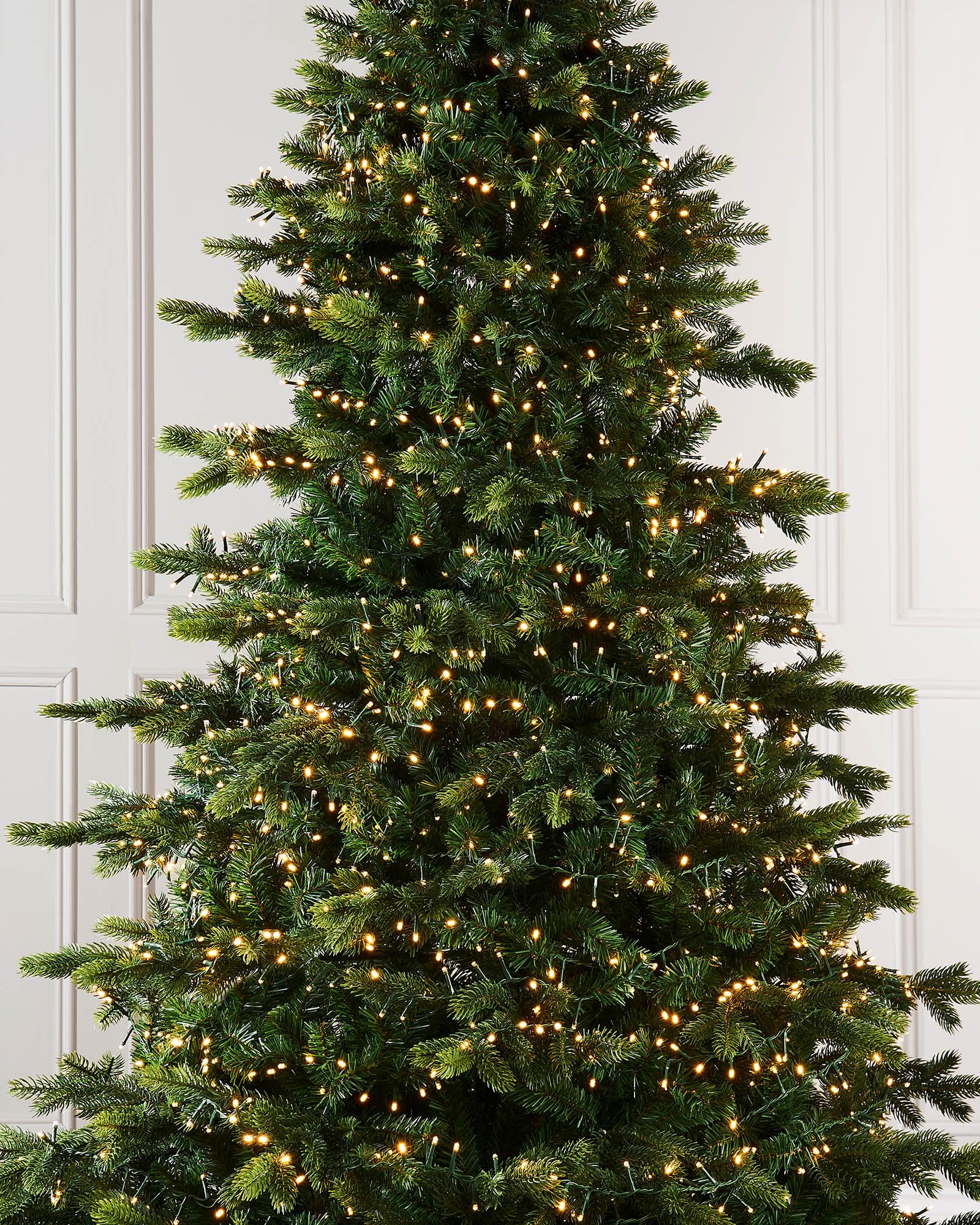 WeRChristmas 2750 Compact LED Light String