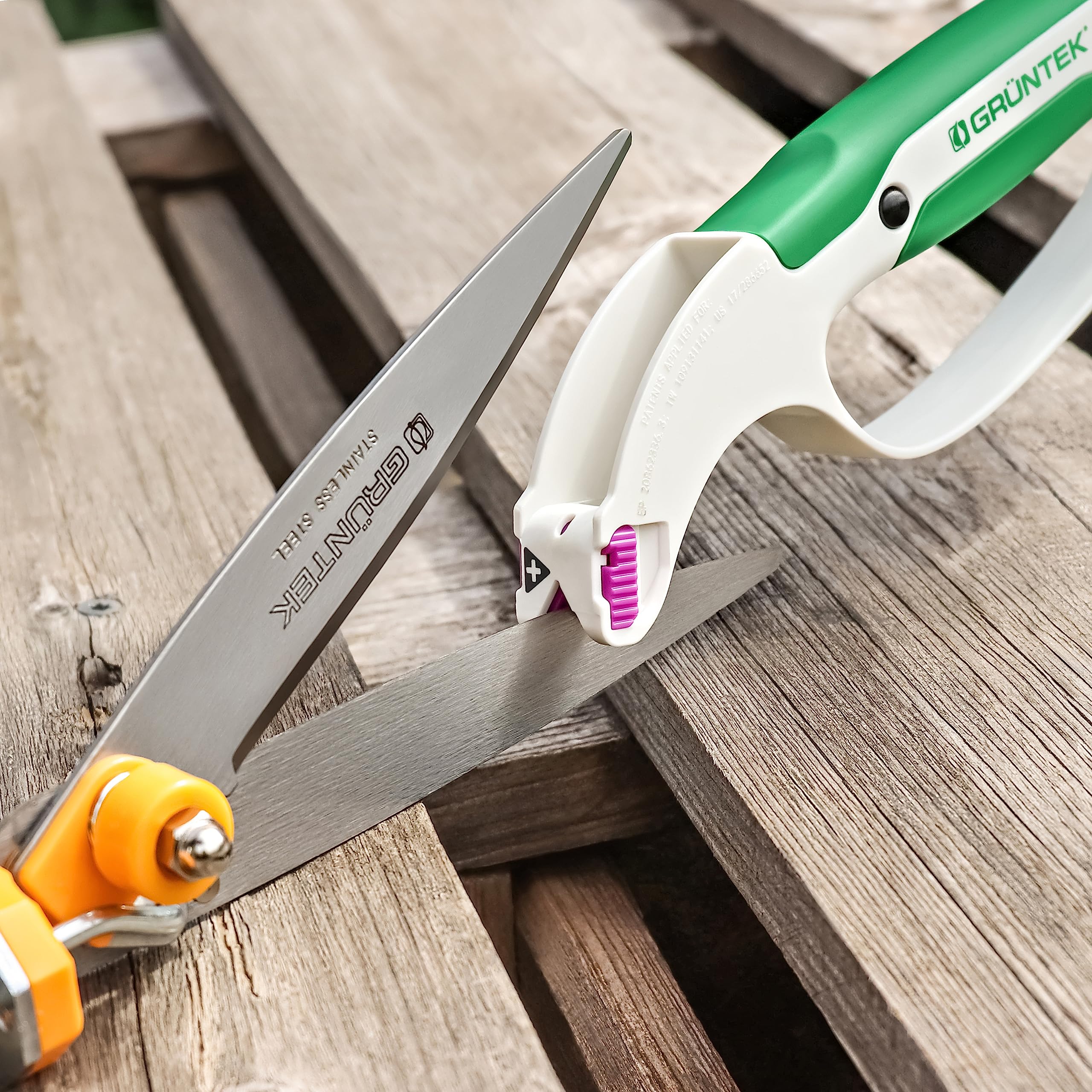 GRÜNTEK Affilatore Affilacoltelli Professionali per Cesoie da Giardino, Scalpelli, Forbici e Coltelli da cucina e Sartoria. Con 7 Cartucce Intercambiabili