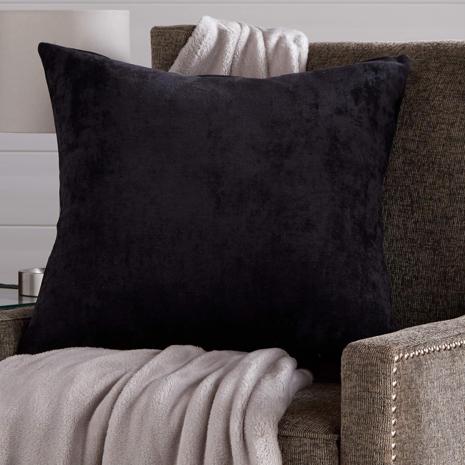 Greendale Home Fashions Sable 20-inch Velvet Throw Pillow