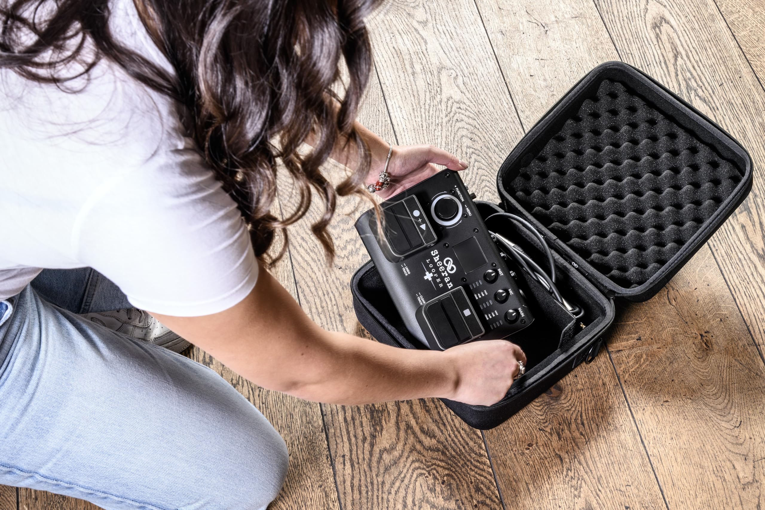 UDG Creator Sheeran Looper + Funda rígida Negra