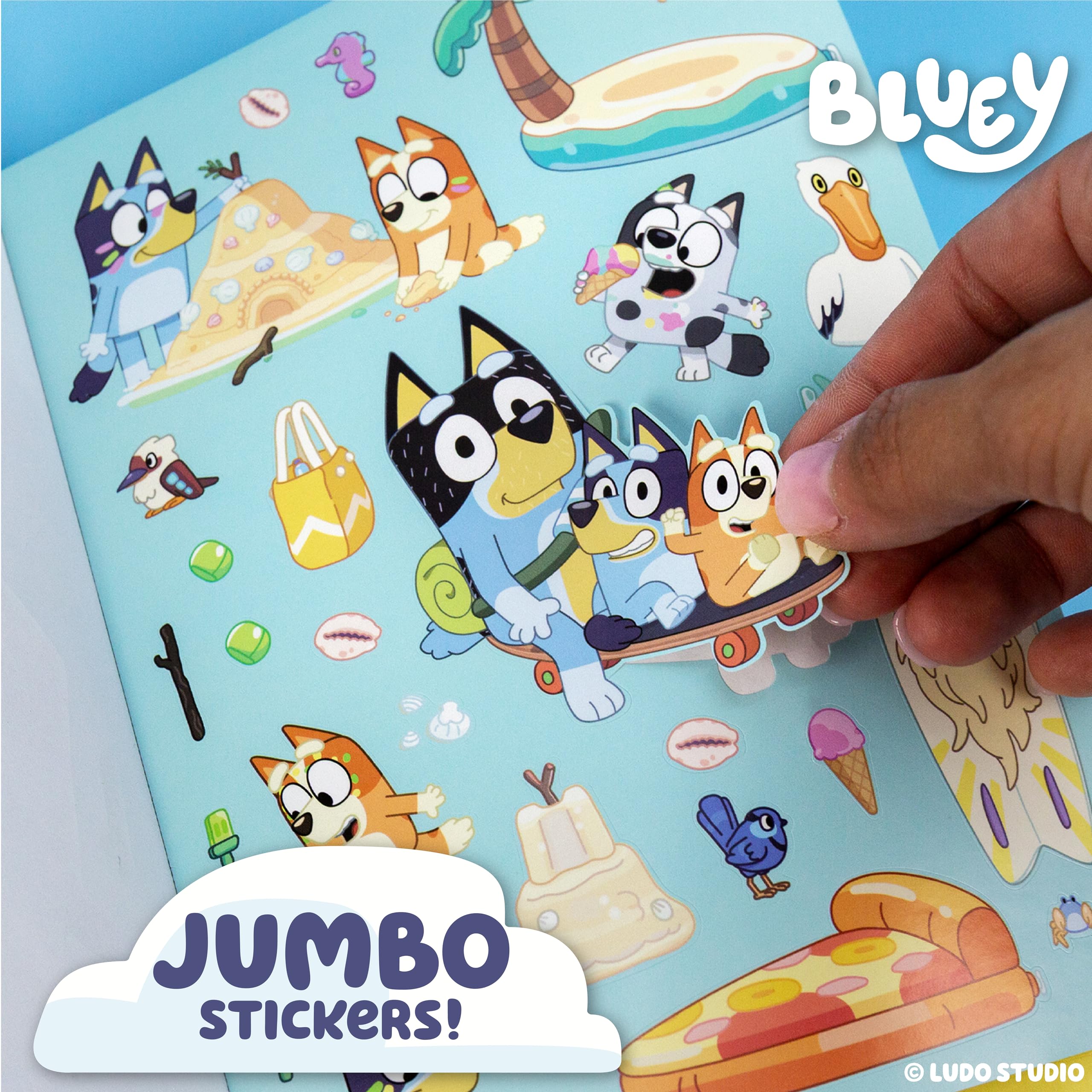 Libro de pegatinas Bluey 1500+, incluye pegatinas de papel para cartas, azul, bingo, bandido, chile y más, tamaños grandes y pequeños, gran papelería infantil