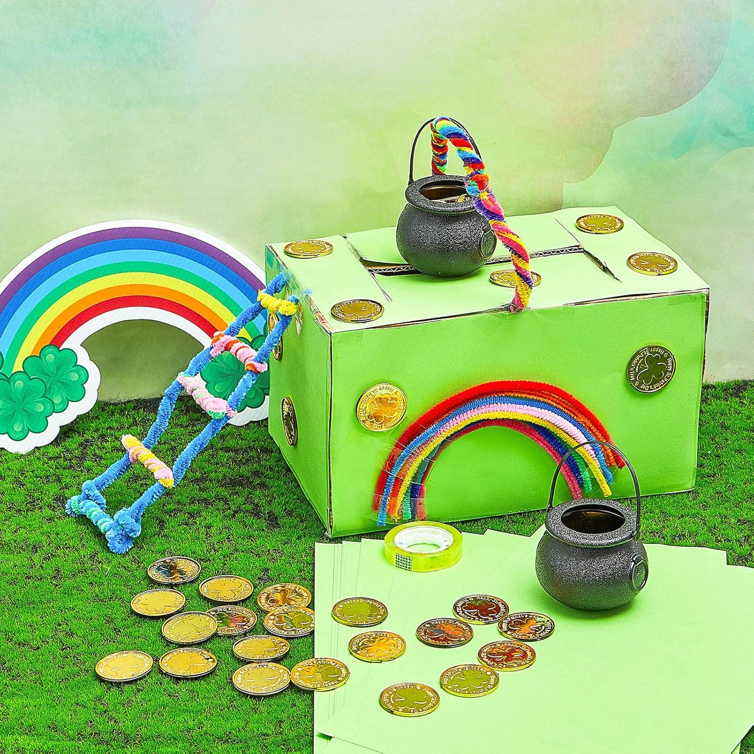 聖パトリックの祝日 324ピース グリーンペーパー 20枚 聖パトリックのゴールドコイン 100枚 フラシ天メタルストリップ 200