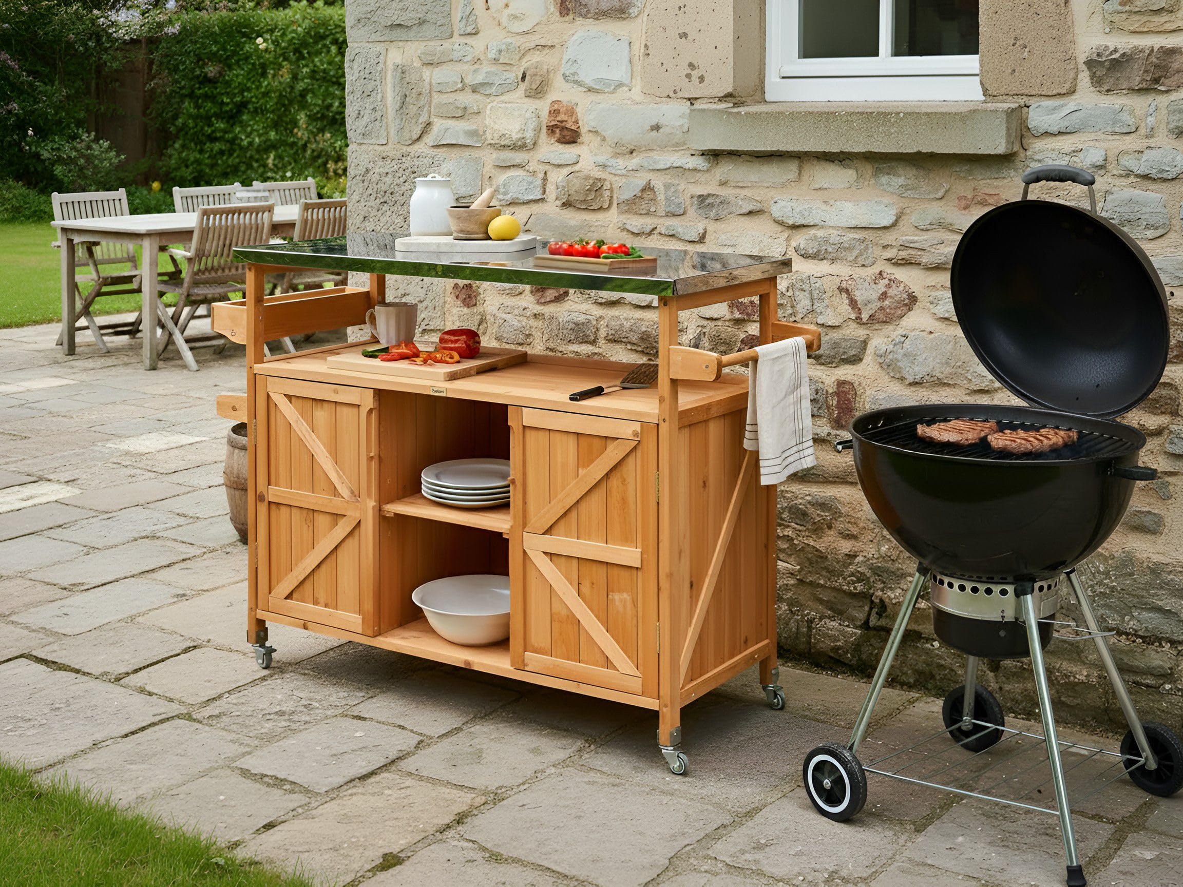 Beliani Outdoor Kücheninsel Tannenholz Edelstahl Hellbraun Rollen 128x47x85 cm Scanno
