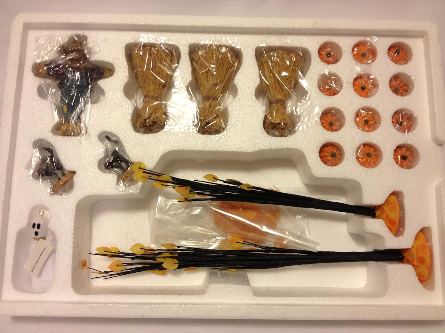 department 56 Halloween 22 piece Accessories Village Collection building #52704 dept 56