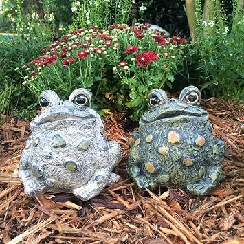 SUNGUARD Whimsical Toad Hollow Tall Stretch Medium Combo Pack Garden Frog Statues-Natural Green & Natural Brown