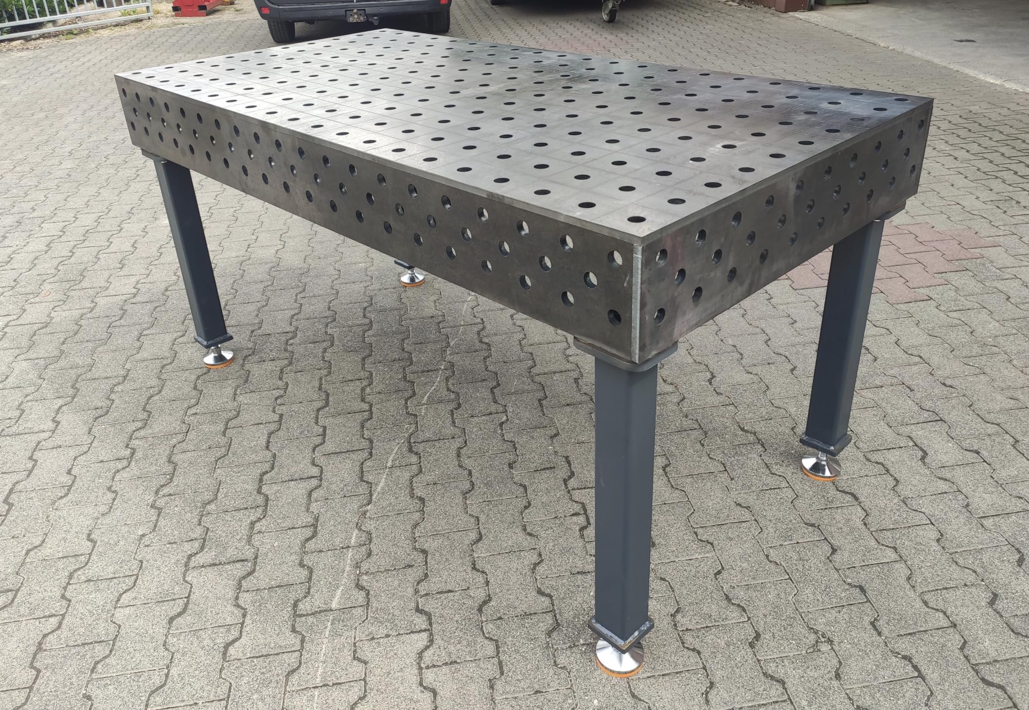 Mesa de soldadura perforada Serie PRO Precio de introducción – 2000 x 1000 / estándar