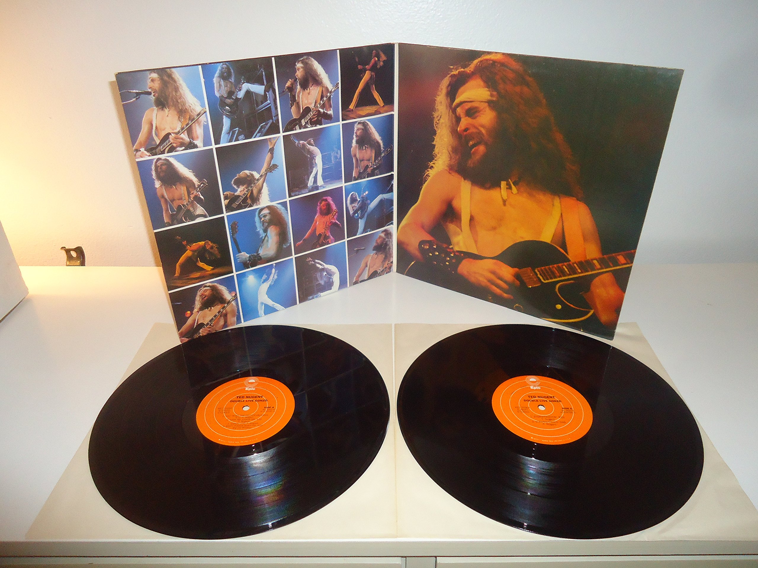 Ted Nugent di Double Live Gonzo. Etichetta: Epic ke2 35069, Epic 35069 formato: 2 – Vinile, LP, Album Country: US Released: 1978 Genre: Rock Style: Hard Rock – VG + +/NM
