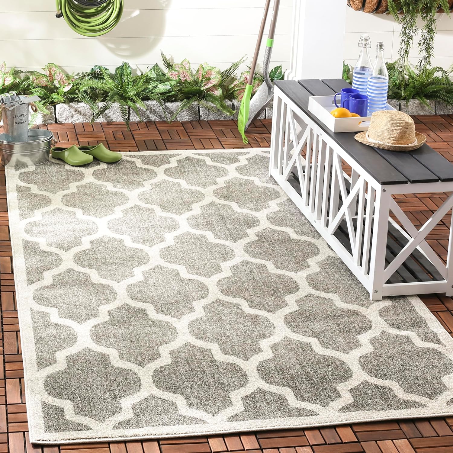 SAFAVIEH Amherst Collection Accent Rug – 4′ x 6′, Dark Grey & Beige, Moroccan Trellis Design, Non-Shedding & Easy Care, Ideal for High Traffic Areas in Entryway, Living Room, Bedroom (AMT420R) SAFAVIEH Amherst Collection Accent Rug – 4′ x 6′, Dark Grey & Beige, Moroccan Trellis Design, Non-Shedding & Easy Care, Ideal for High Traffic Areas in Entryway, Living Room, Bedroom (AMT420R)