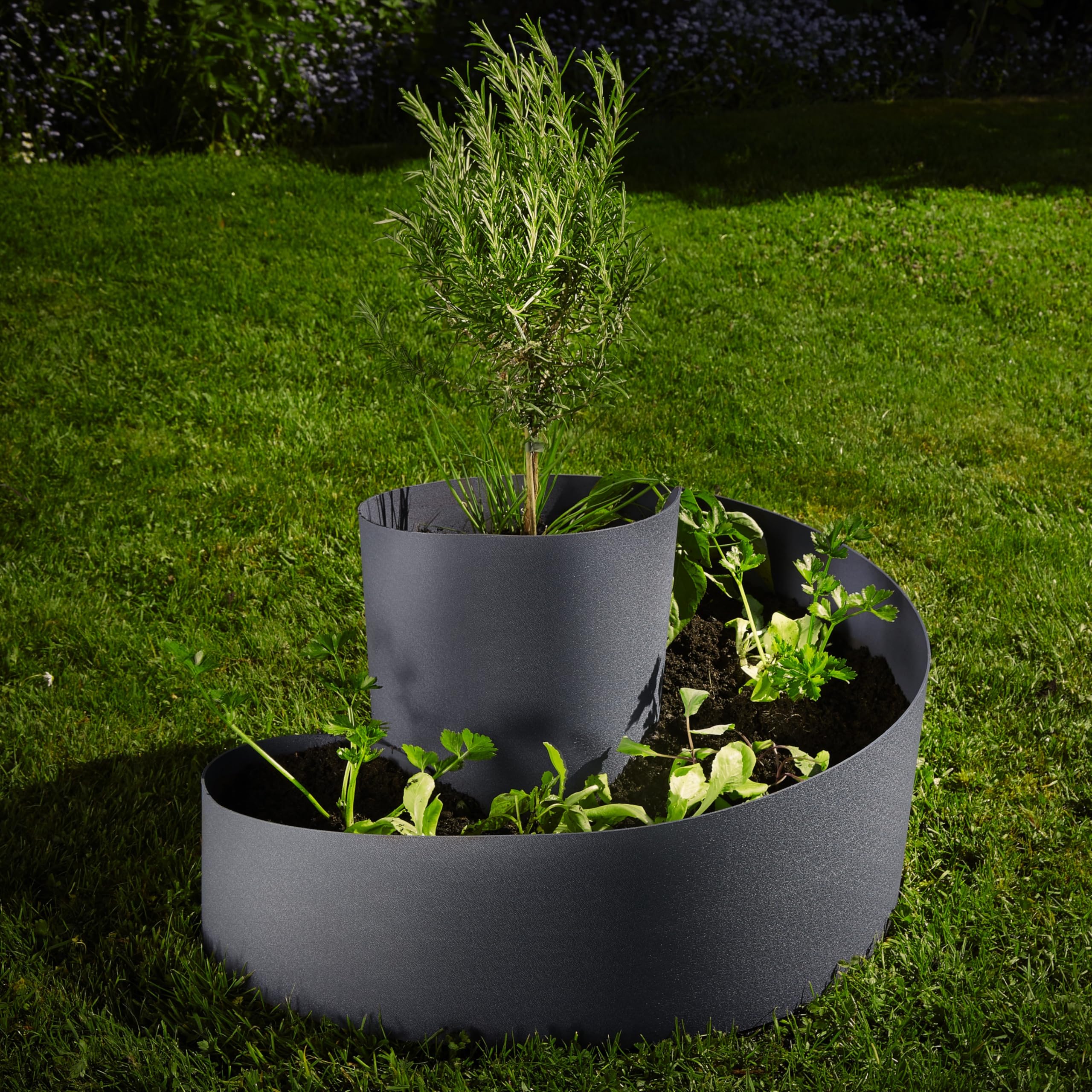 Koll Living Kräuterspirale/Blumenspirale | 110 Liter, 35 x Ø55 cm | aus Kunststoff, Anthrazit | langlebig, witterungsbeständig, UV-resistent, formstabil