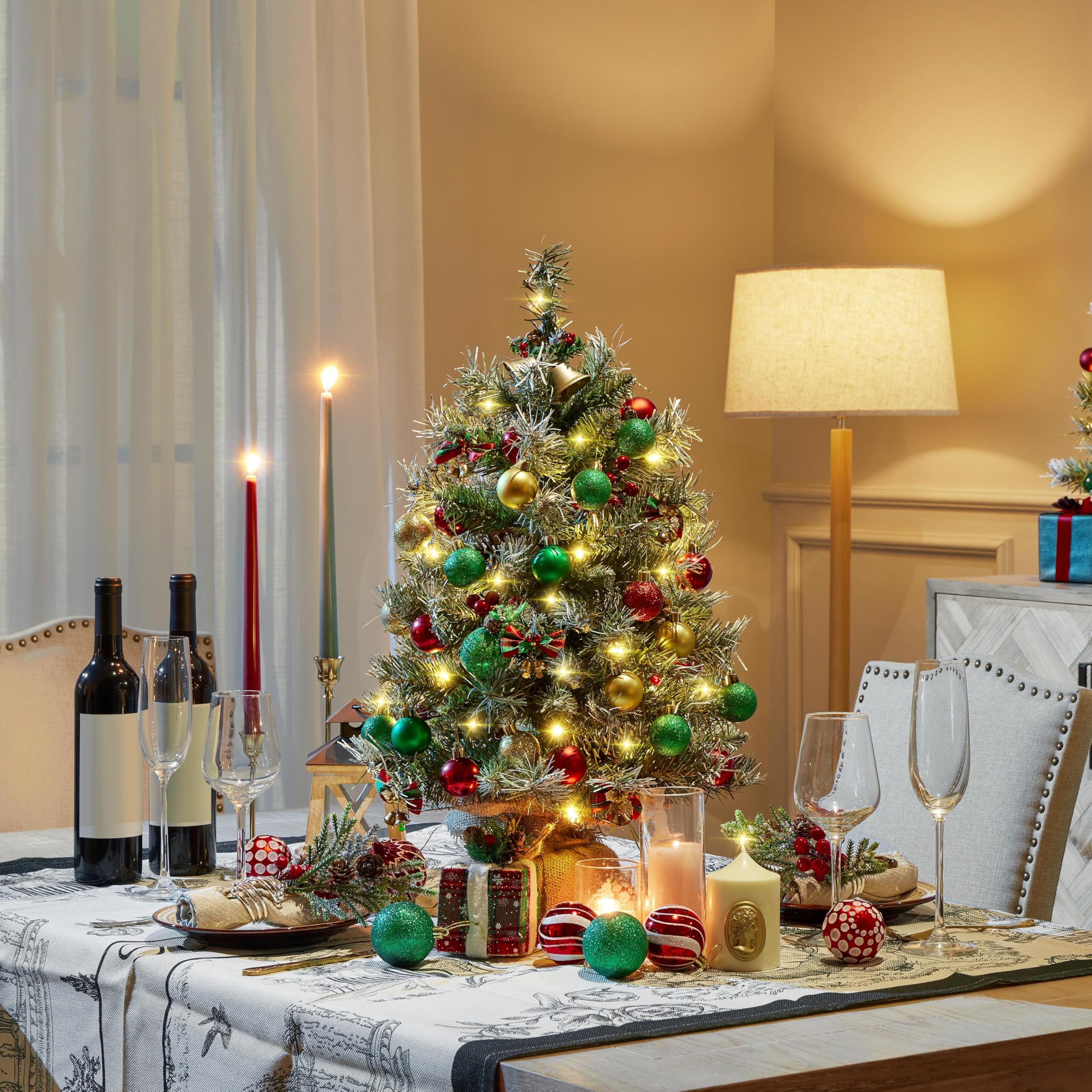 Yaheetech Set di 2 Mini Albero di Natale da 61 cm Piccolo Albero Innevato con 35 Luci a LED 42 Bacche Rosse e 6 Pigne Ideale per Decorazioni Interni