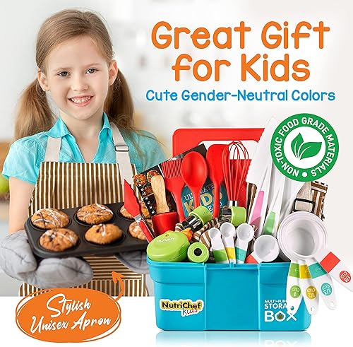 Miniatura 3 de NutriChef Juego de cocina y horneado para niños, juego completo de cocina para niñas y niños, incluye delantal de pequeño chef. Suministros de