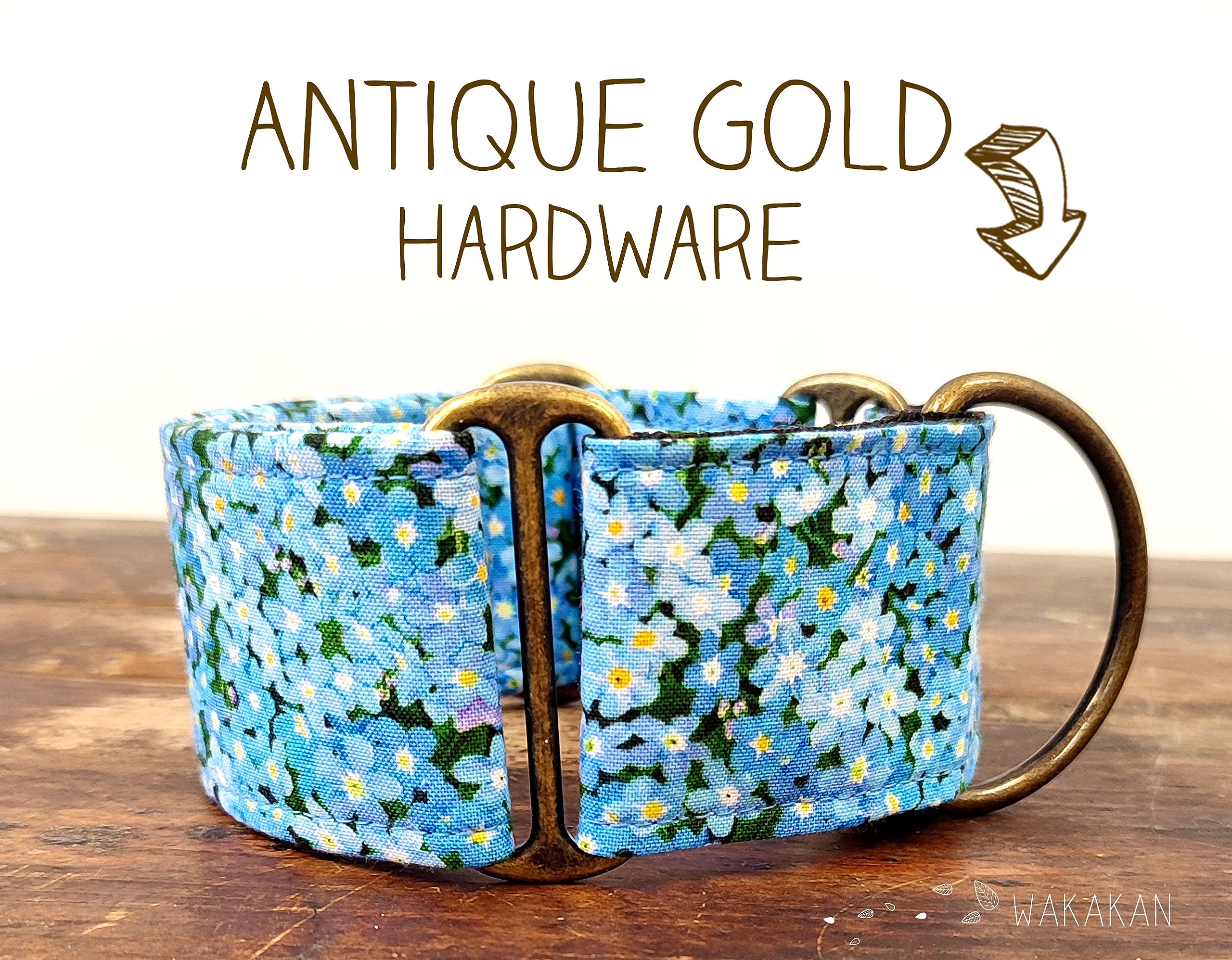 Collar Martingale Para Perro: Tiny Blue Flowers, Hecho a Mano en España por Wakakán