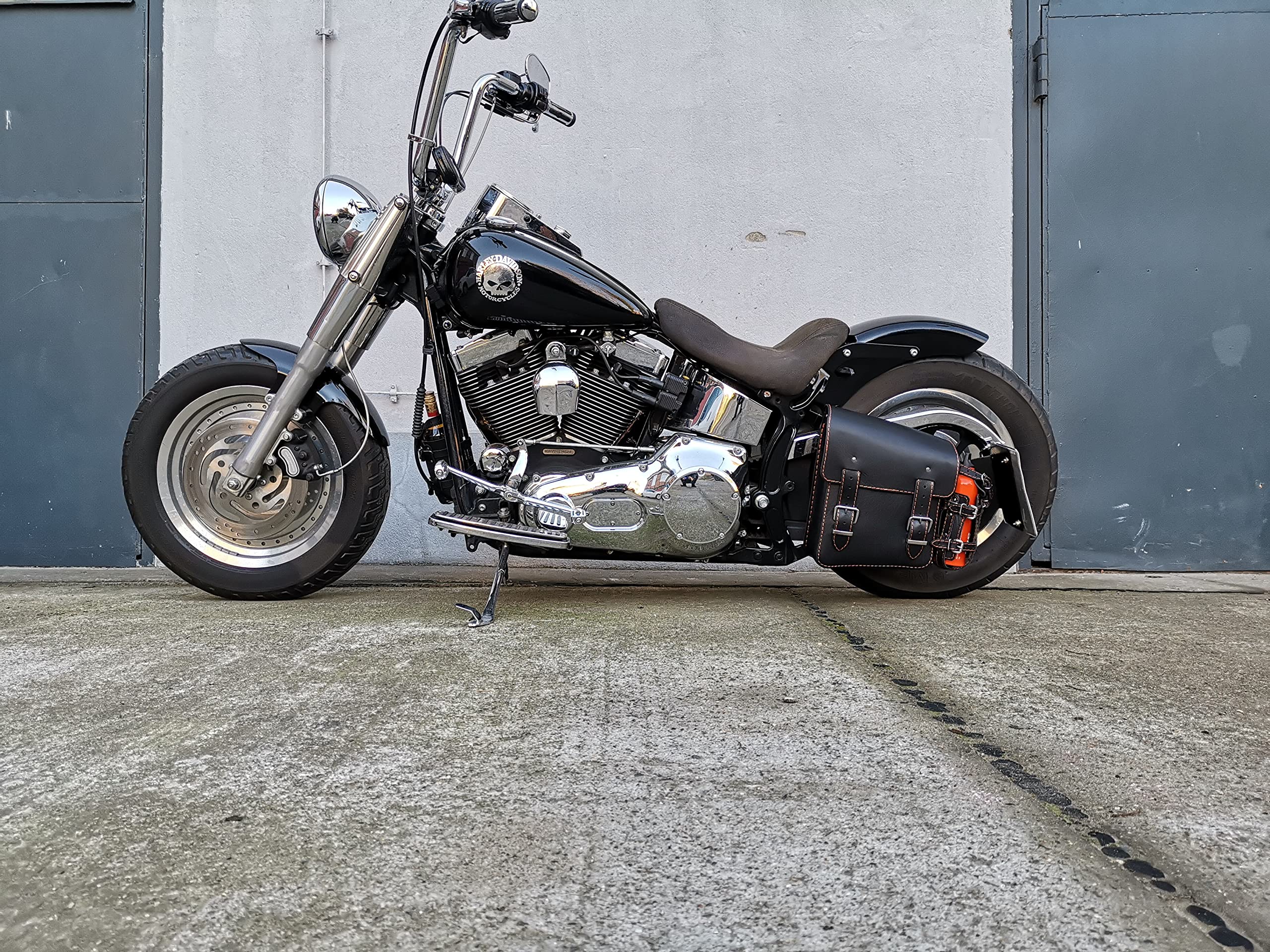 Tasca laterale Hulk nero e arancione compatibile con Harley Davidson Softail Heritage Breakout Fat Bob Street Bob telaio a stella pelle borsa posteriore
