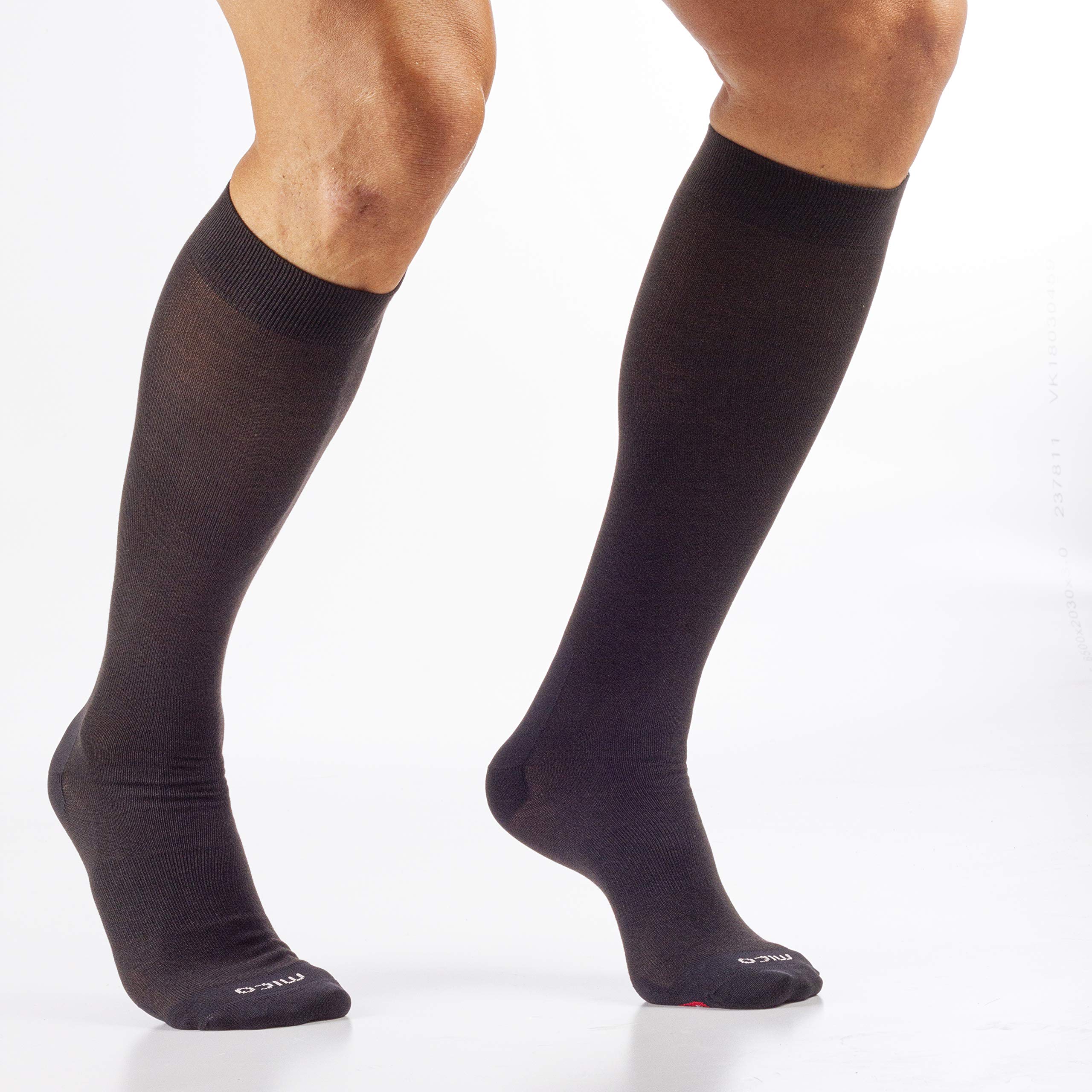 MICO CHAUSSETTES de SKI SUPERTHERMO LIGHT PRIMALOFT en Primaloft 100% + Fibre LYCRA, 100% Fabriquée en Italie, Ultra-Légere, Poids Léger, pour Homme et Femme, Sportive en Couleur Noire