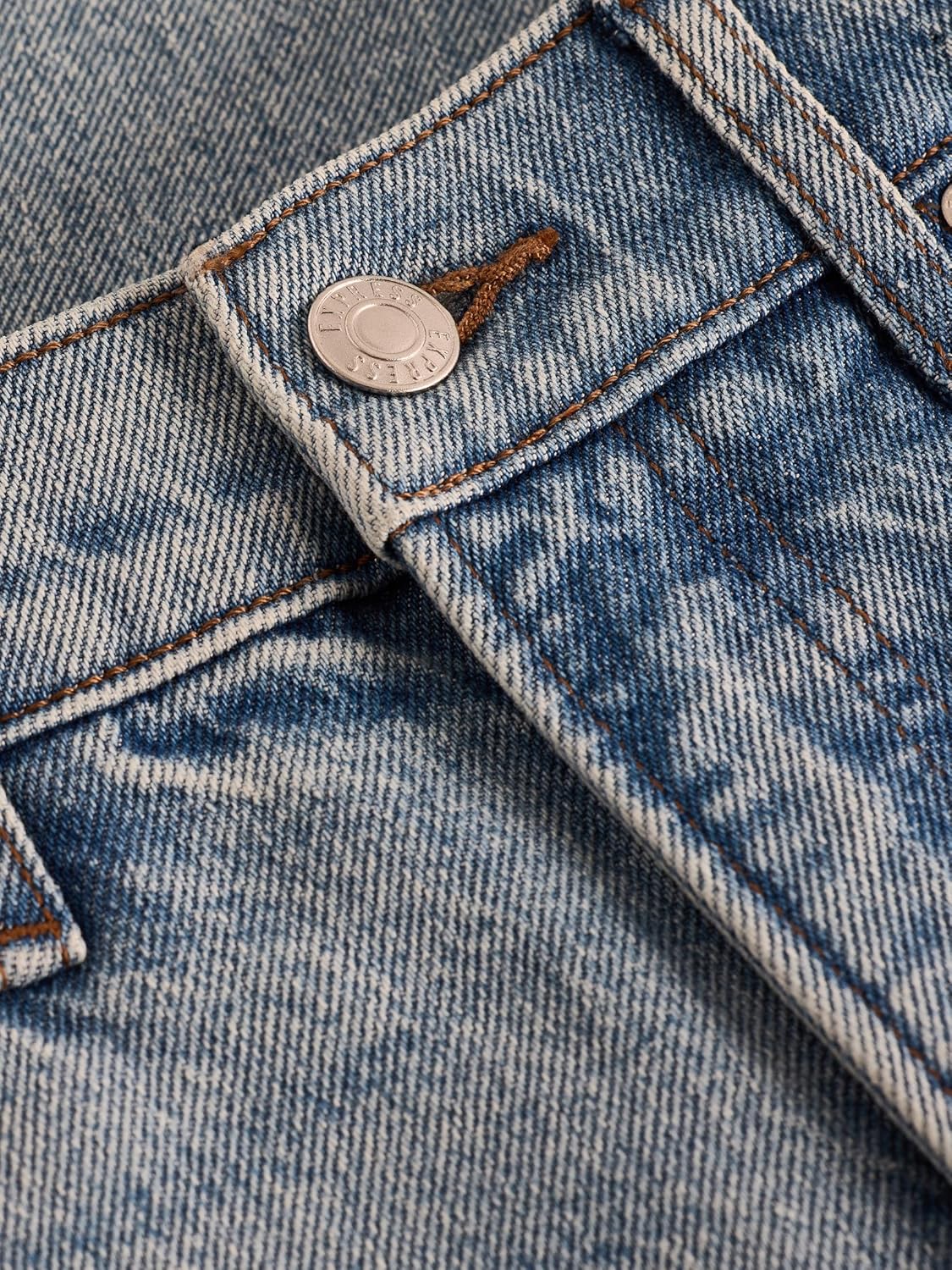 EXPRESS Women’s Wide-Leg Ankle Jeans – High Waisted Stretch Denim with Flattering Fit – Light Wash - Image 6