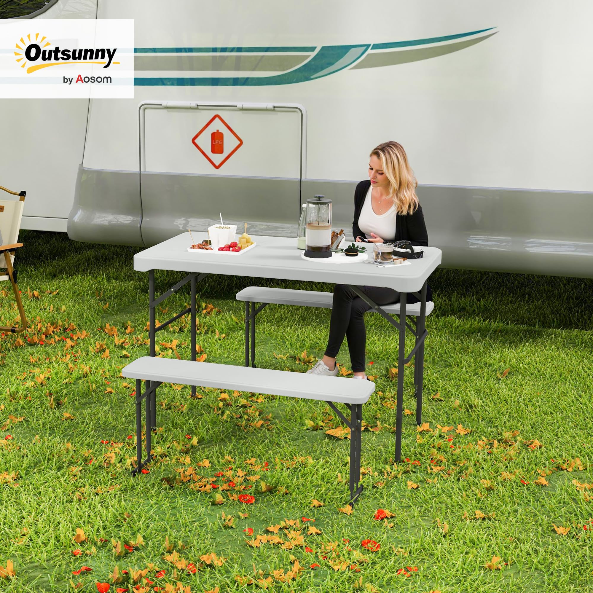 Outsunny Set tavolo pieghevole e panche da picnic 113 cm, tavolo da campeggio pieghevole con sedie portatili con maniglie per il trasporto, pieghevole, grigio chiaro