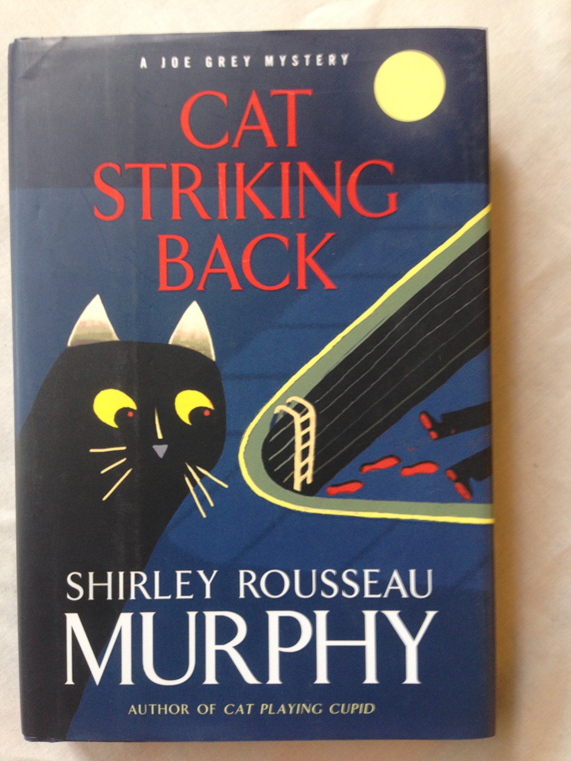 Buy Cat Striking Back: A Joe Grey Mystery (Joe Grey Mysteries) — BookShops.in