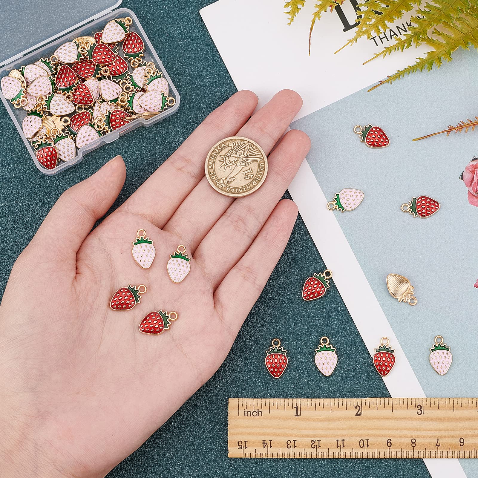 50 Ciondoli Smaltati Rossi A Forma Di Frutta Fortunata - Pendenti Per Creazione Gioielli Fai Da Te - Orecchini, Bracciali E Collane - SUNNYCLUE