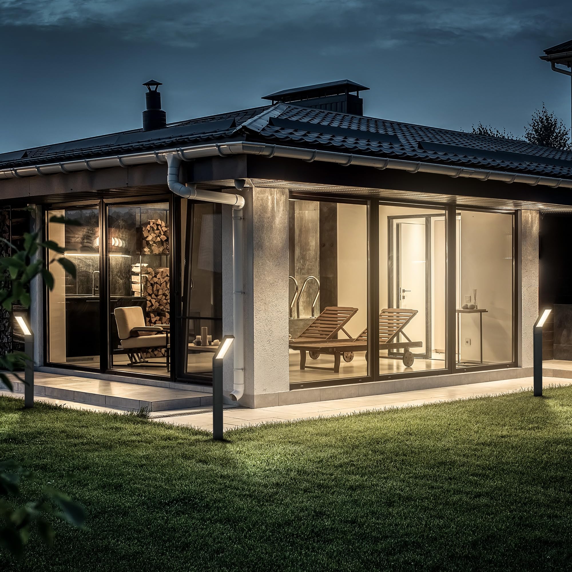 BRILONER - Solar huisnummer met schemersensor, spatwaterdicht, warm witte lichtkleur, buitenlamp, wandlamp, LED spot, buitenverlichting, buitenlamp, 28x18x3,5 cm, zwart