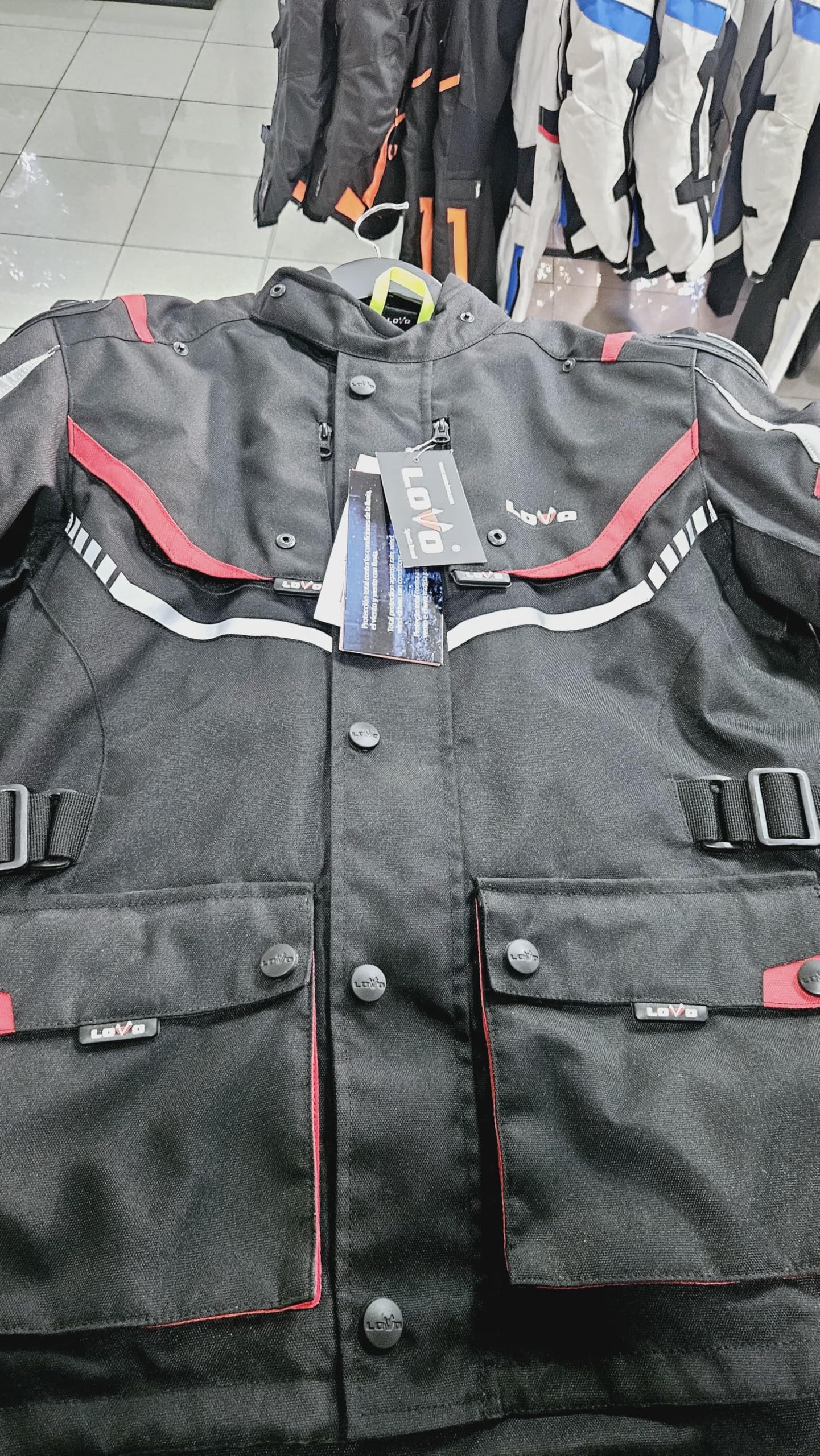 LOVO - Chaqueta Moto Tricapa 4 Estaciones Hombre - Cazadora Moto Hombre con Protecciones - Diseñada para Motoviajeros que Buscan Comodidad y Seguridad - Uso en Verano, Invierno y Climas Cambiantes