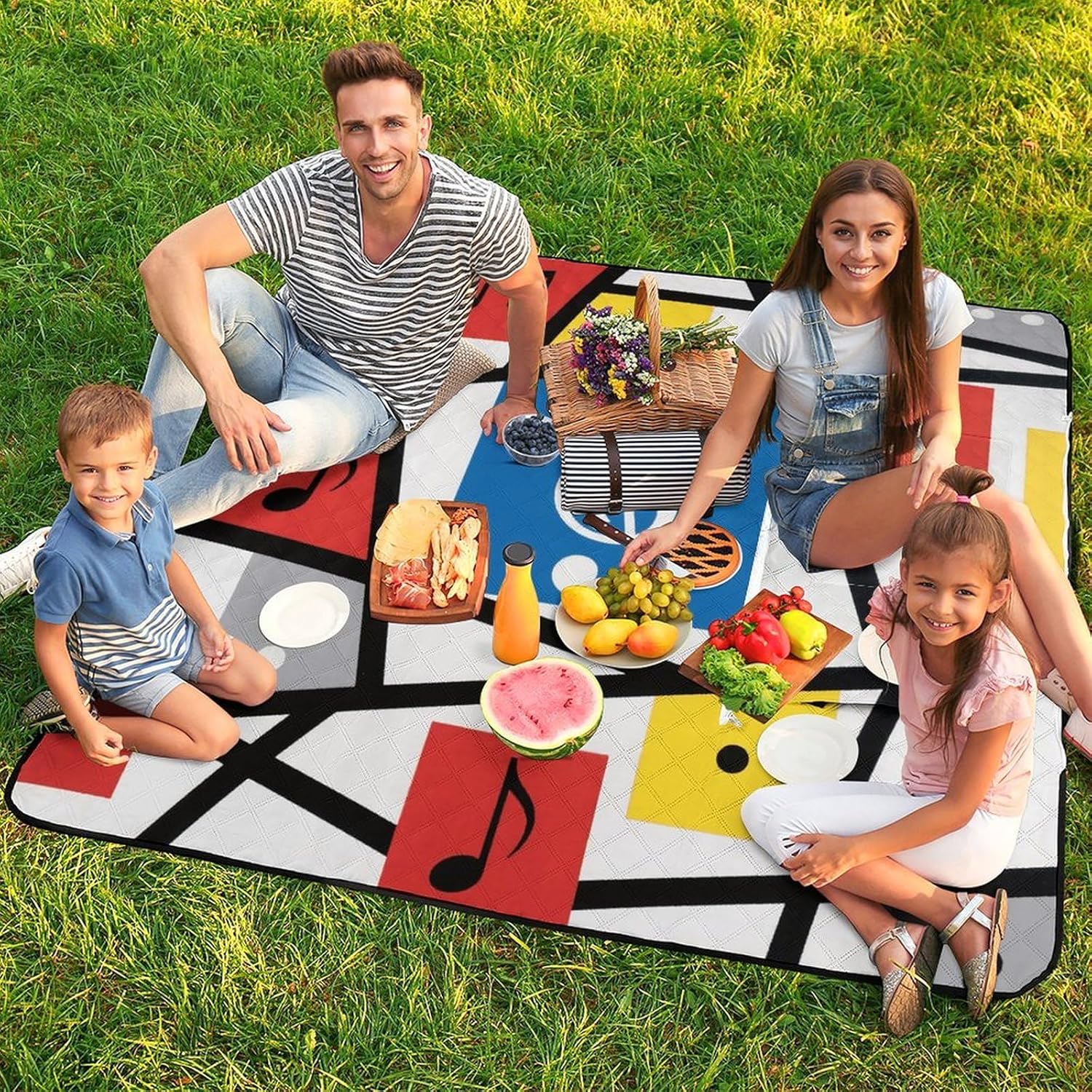 Music Notes Picnic Blanket 150x150cm, Foldable 2-in-1 Picnic Mat and Tote Bag Portable Waterproof Beach Mat Sandproof Outdoor Blanket for Park, Hiking, Beach, Camping, Travel