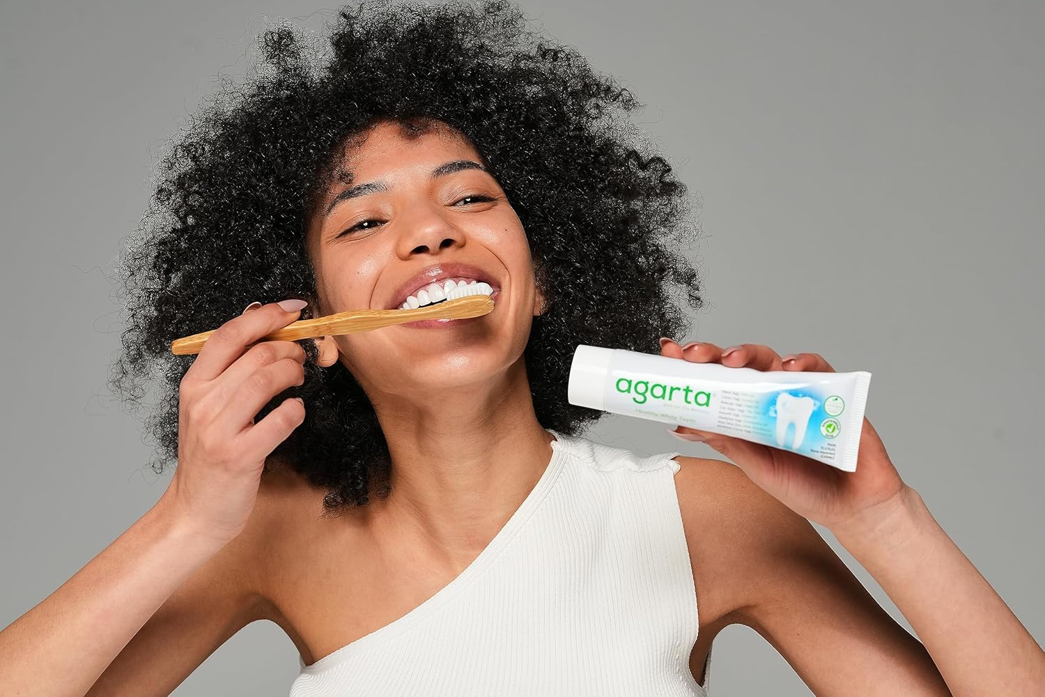 Agarta Natural Herbal Extract Toothpaste 100 ml, SLS, SLES, PARABEN Free, 100% Herbal Formula, Strong WHITENING Effect, Sensitive Teeth, Breath Refreshing, Best Herbal Flavor