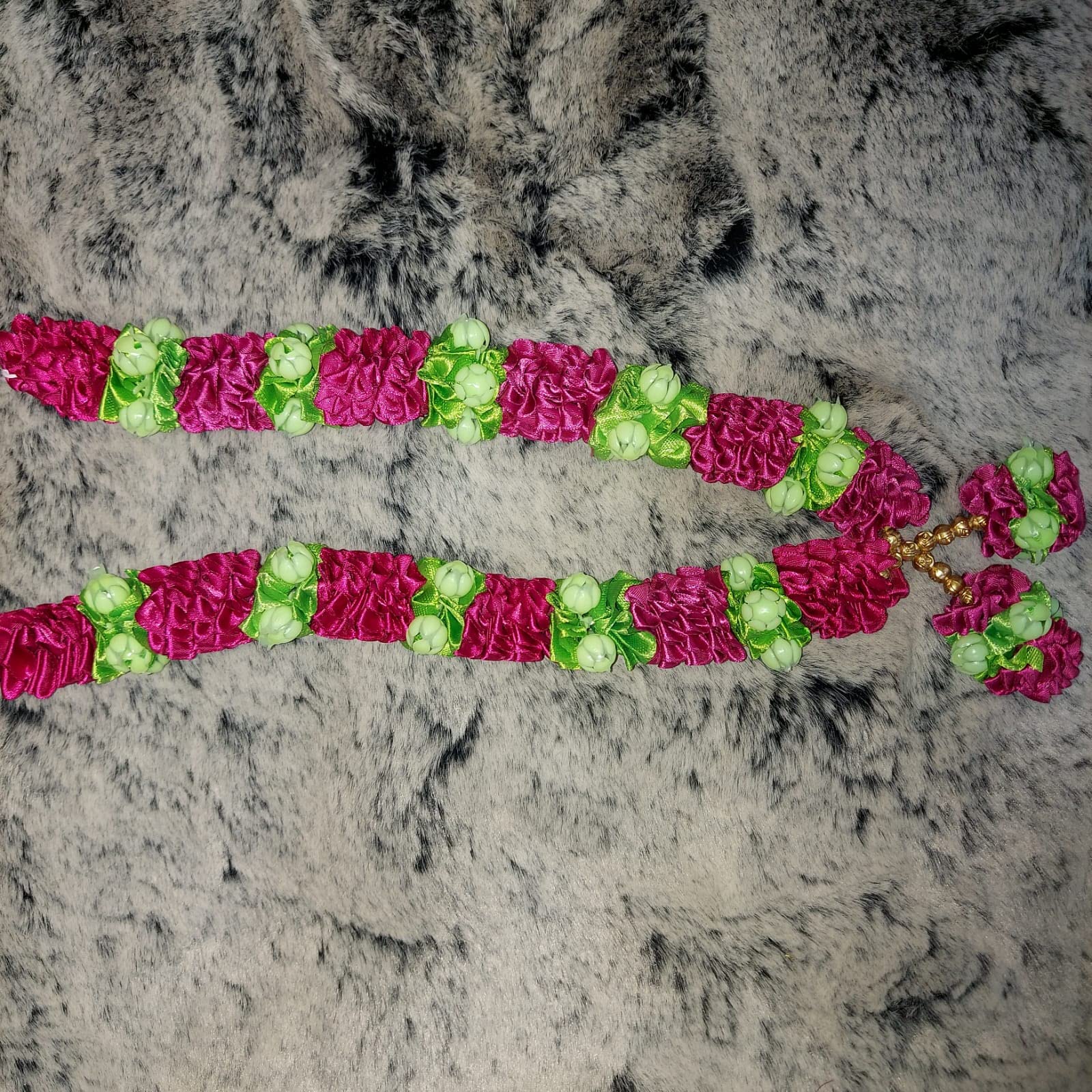 The Holy Mart Artificial mala for god, mala for Lord, mahroon Ribbon mogra Garland (Medium Size inch) - Image 2 thumbnail