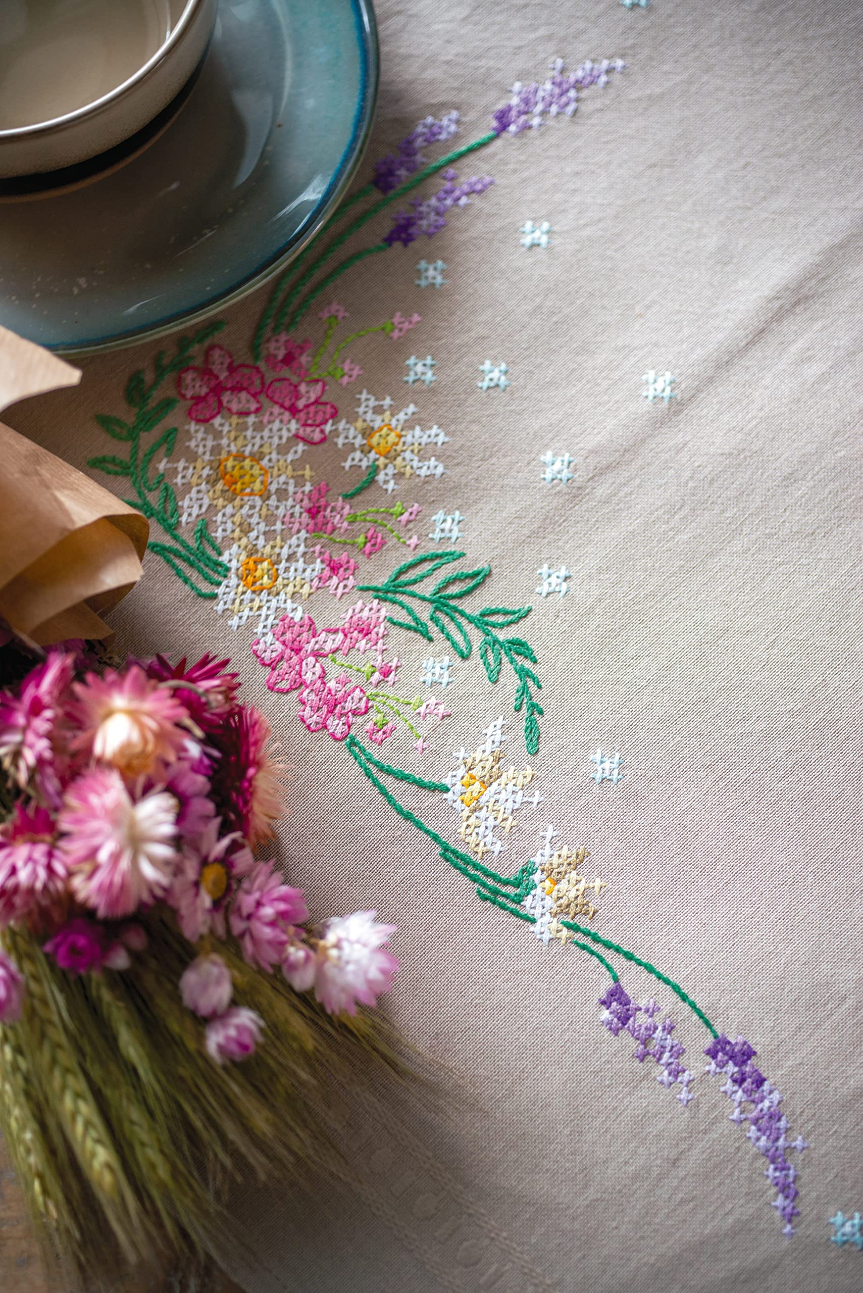 Vervaco stamped cross stitch kit tablechloth ""Frühlingsblumen"", 80x80cm, DIY