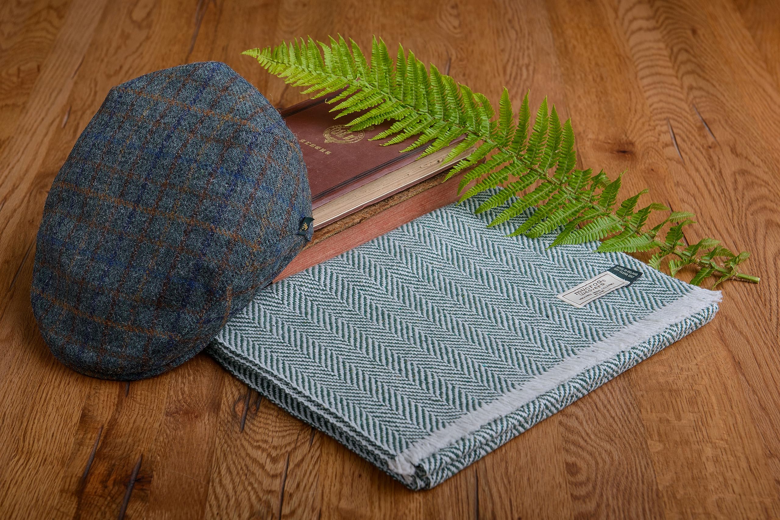Mucros Weavers Men's Irish Trinity Flat Cap Driving Cap Made in Ireland (Col 782 Plaid Hunter Green, Large)