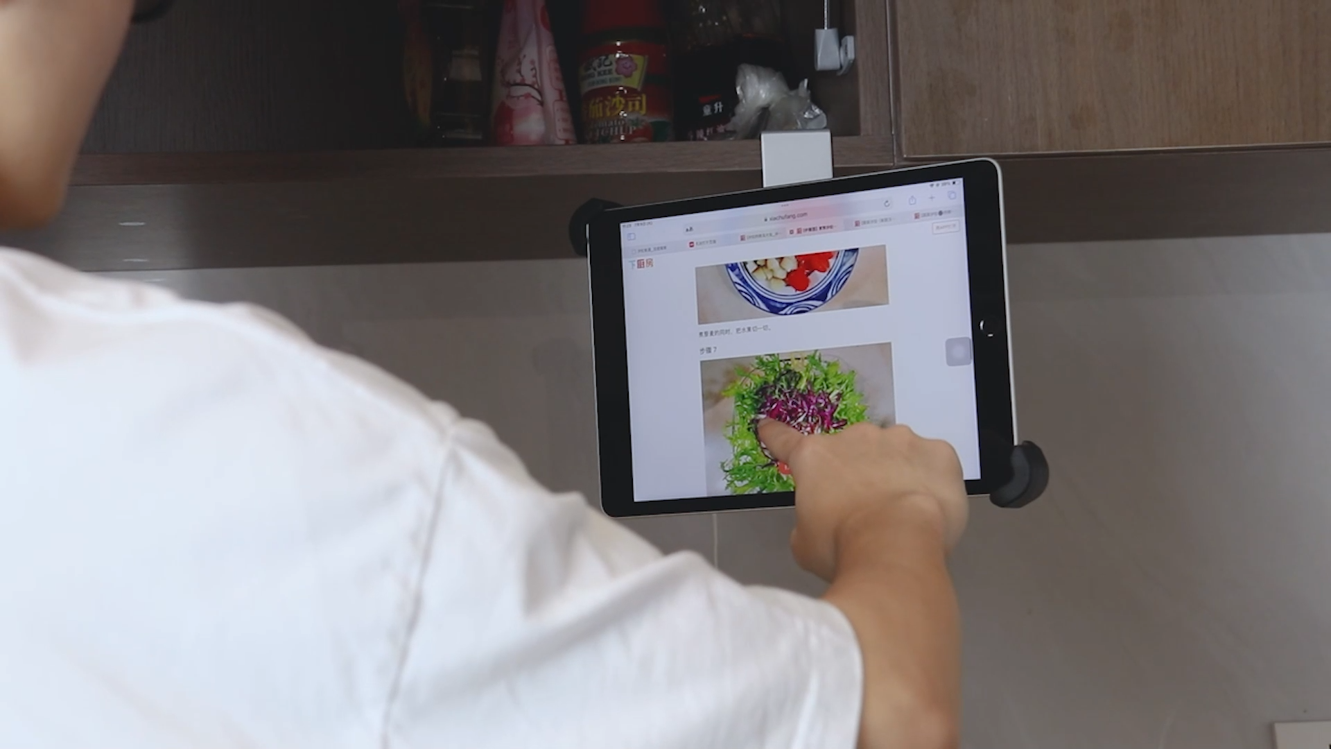 Amazon.co.jp: iPad・タブレットホルダー 卓上・キッチン設置