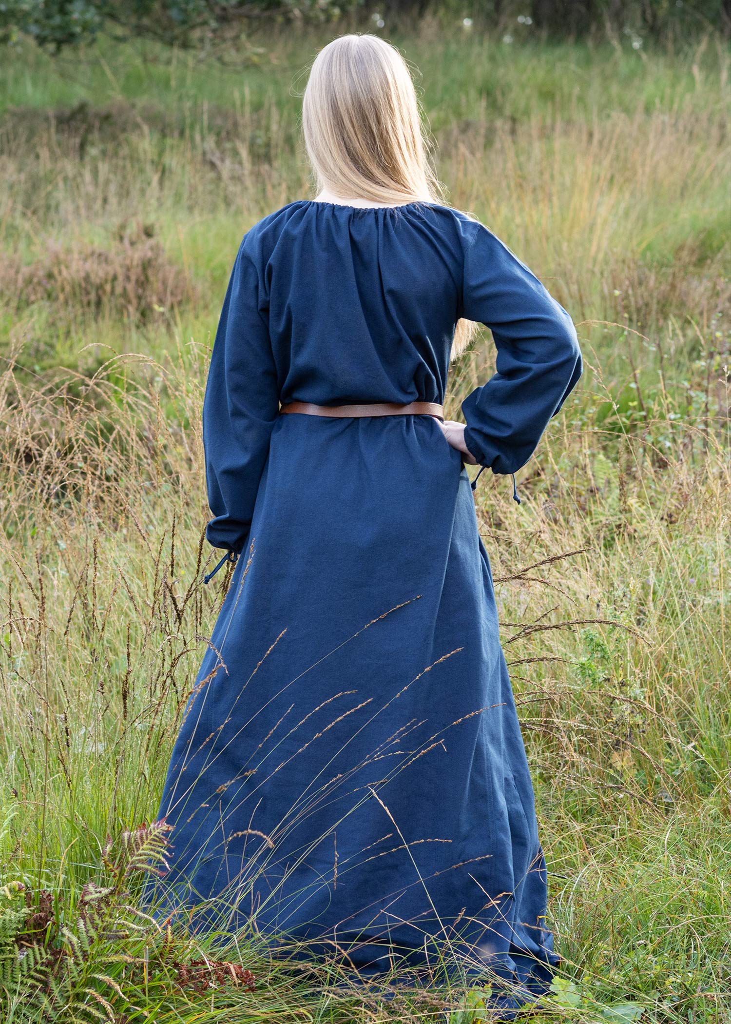 Battle-Merchant Mittelalter Kleid Ana, Damen Unterkleid | bodenlang, Langarm, Baumwolle, Wikinger Gewandung, Reenactment, LARP & Fantasy Cosplay