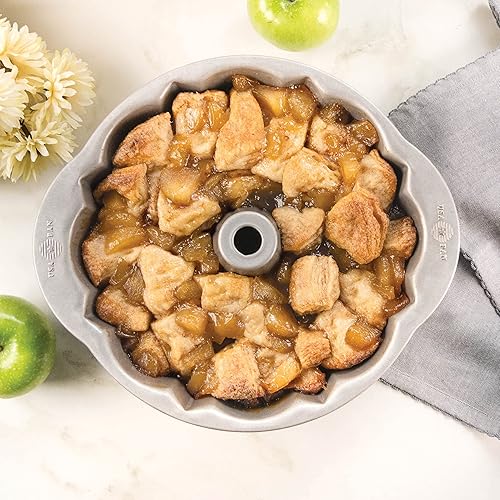 Vista 63 de USA Pan Global Bakeware Fancy Heart Cake Pan