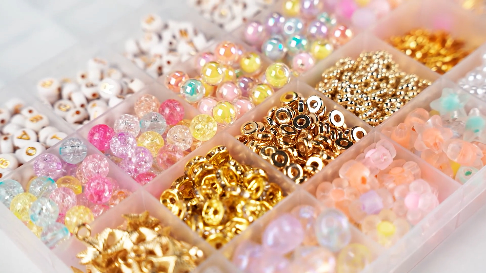 Amazon.com: Lynnmos Clay Beads 8500 Pcs 2 Boxes Bracelet Making