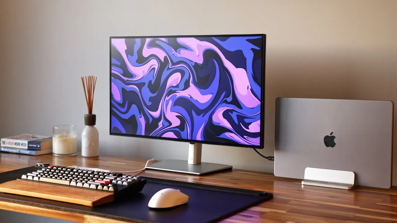 Watch Dell UltraSharp U2723QE Review on Amazon Live