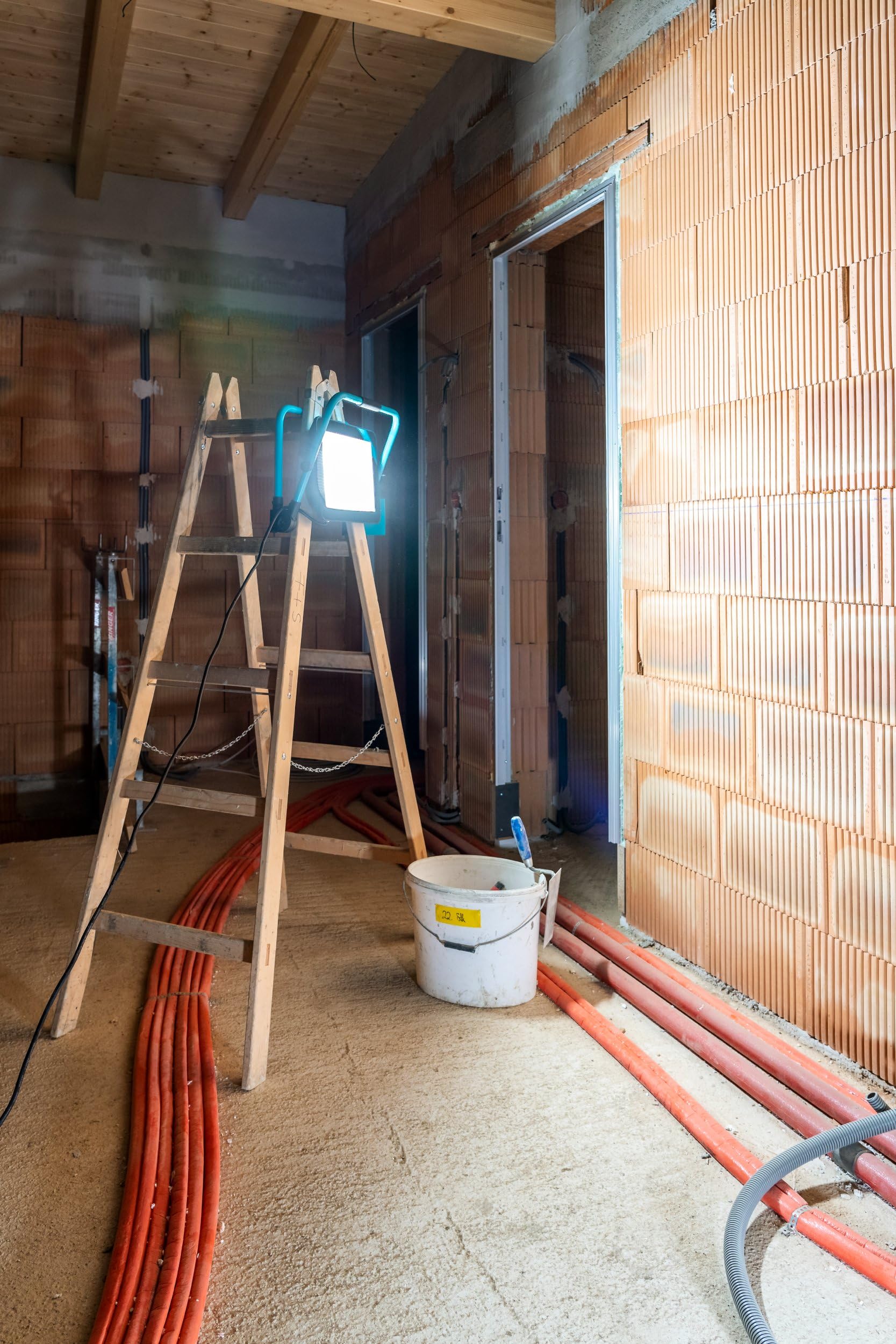 EGLO LED Baustrahler, tragbare Arbeitsleuchte aus Aluminium und Kunststoff | Arbeitsscheinwerfer in türkis und schwarz, Werkstattlampe schwenkbar, IP65, neutralweiß, 15800lm