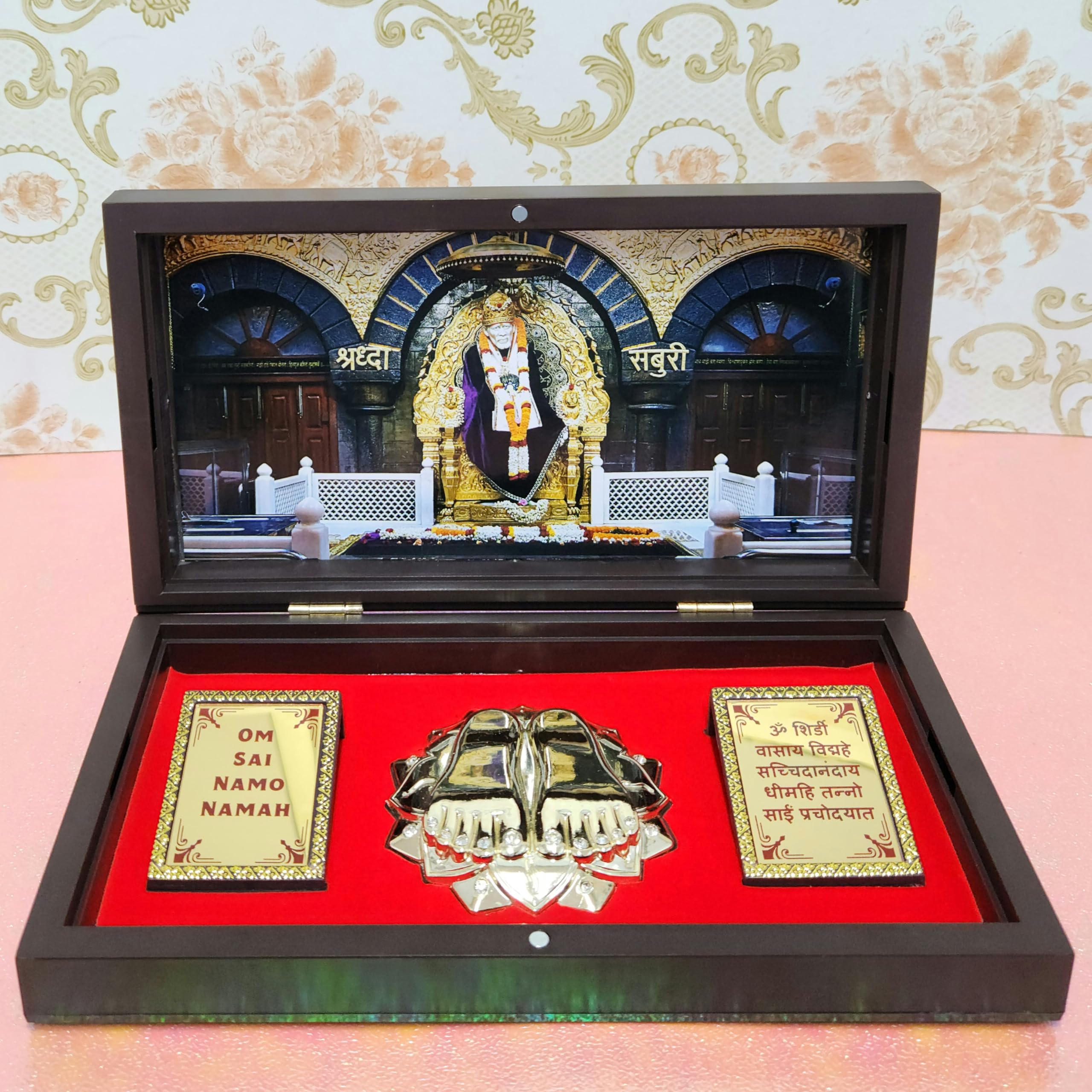 ARNAVIRA Shridi Sai Baba Photo Frame with Charan Paduka Pocket Temple for Diwali Gift, House Warming Gifts, Return Gift Puja Box (Brown Photo, Sai Baba)