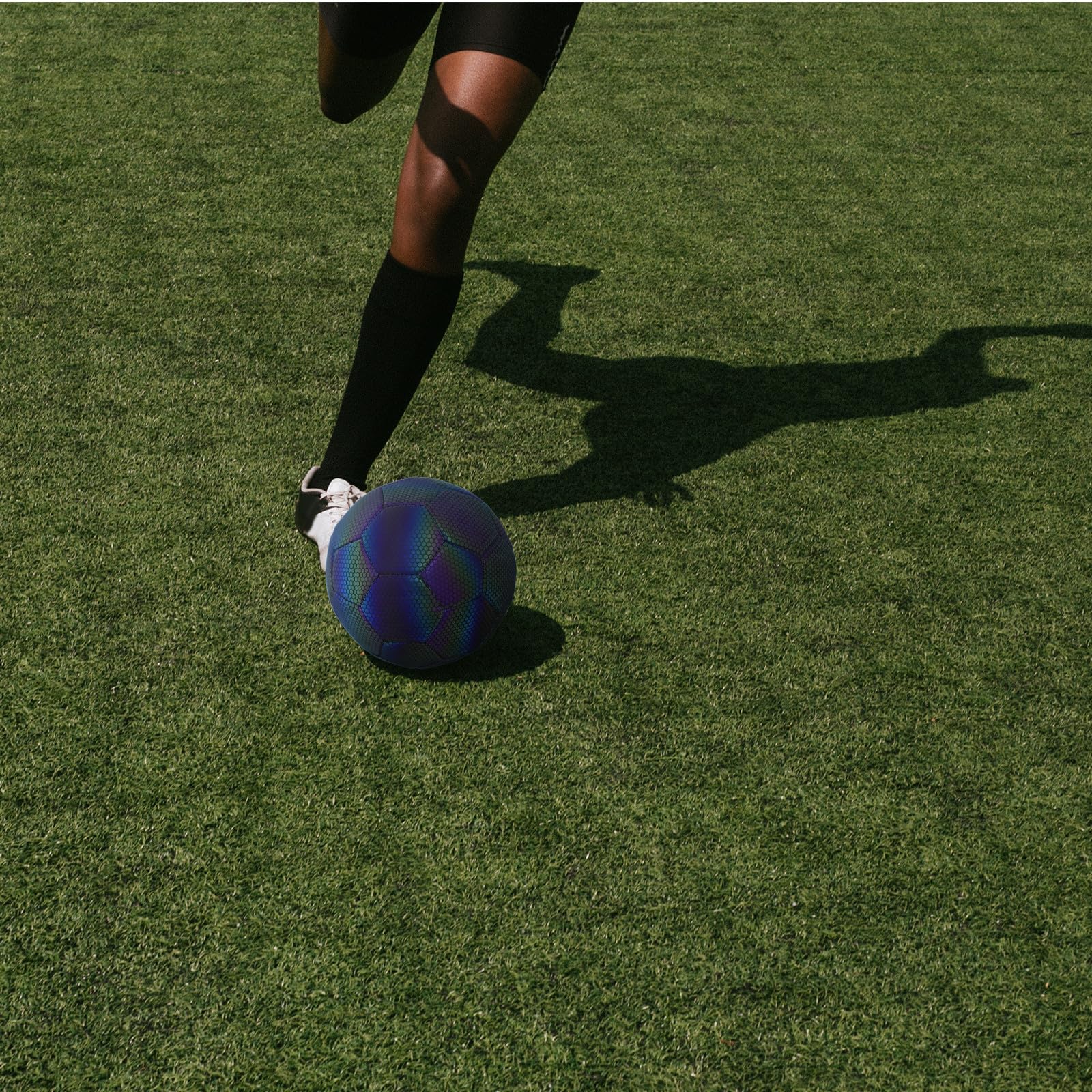 Angoily Pallone da Calcio Riflettente Olografico N.5 Luminoso per Allenamento e Partite, Resistente per Uso Interno ed Esterno, e Ragazzi