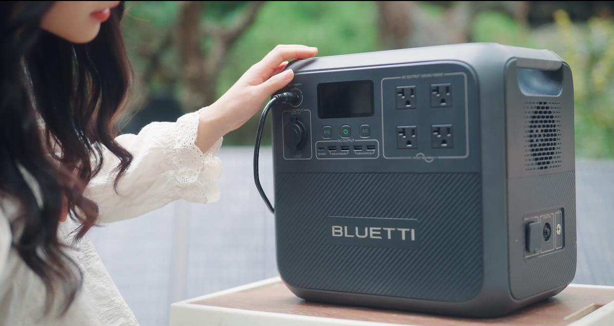 Amazon.co.jp: BLUETTI ポータブル電源 ソーラーパネルセット AC180 