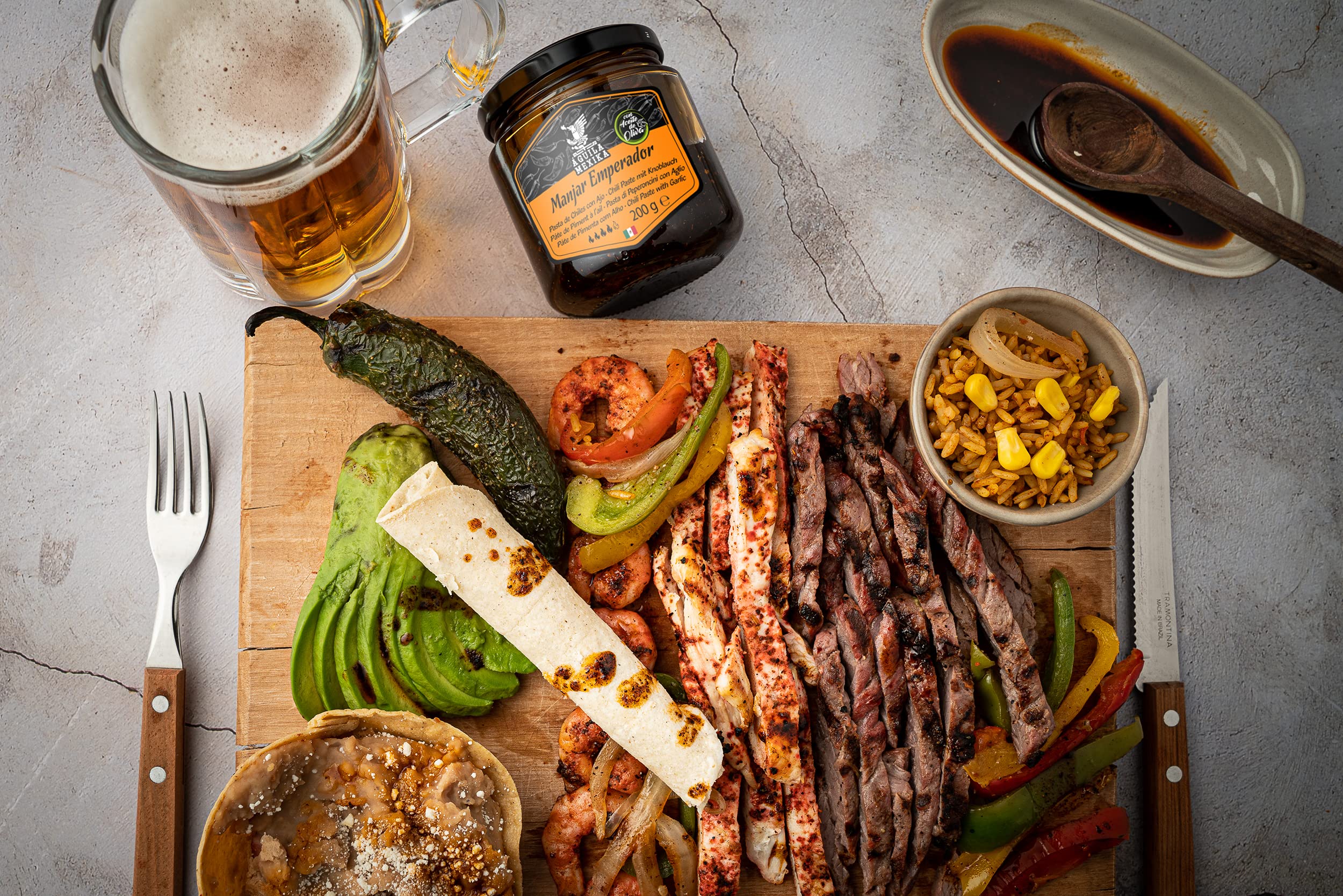 ÁGUILA MEXIKA Salsa Macha gourmet con 3 Chiles Mexicanos: Chipotle, Morita & Rojo de Árbol, ajo, Aceite de Oliva virgen