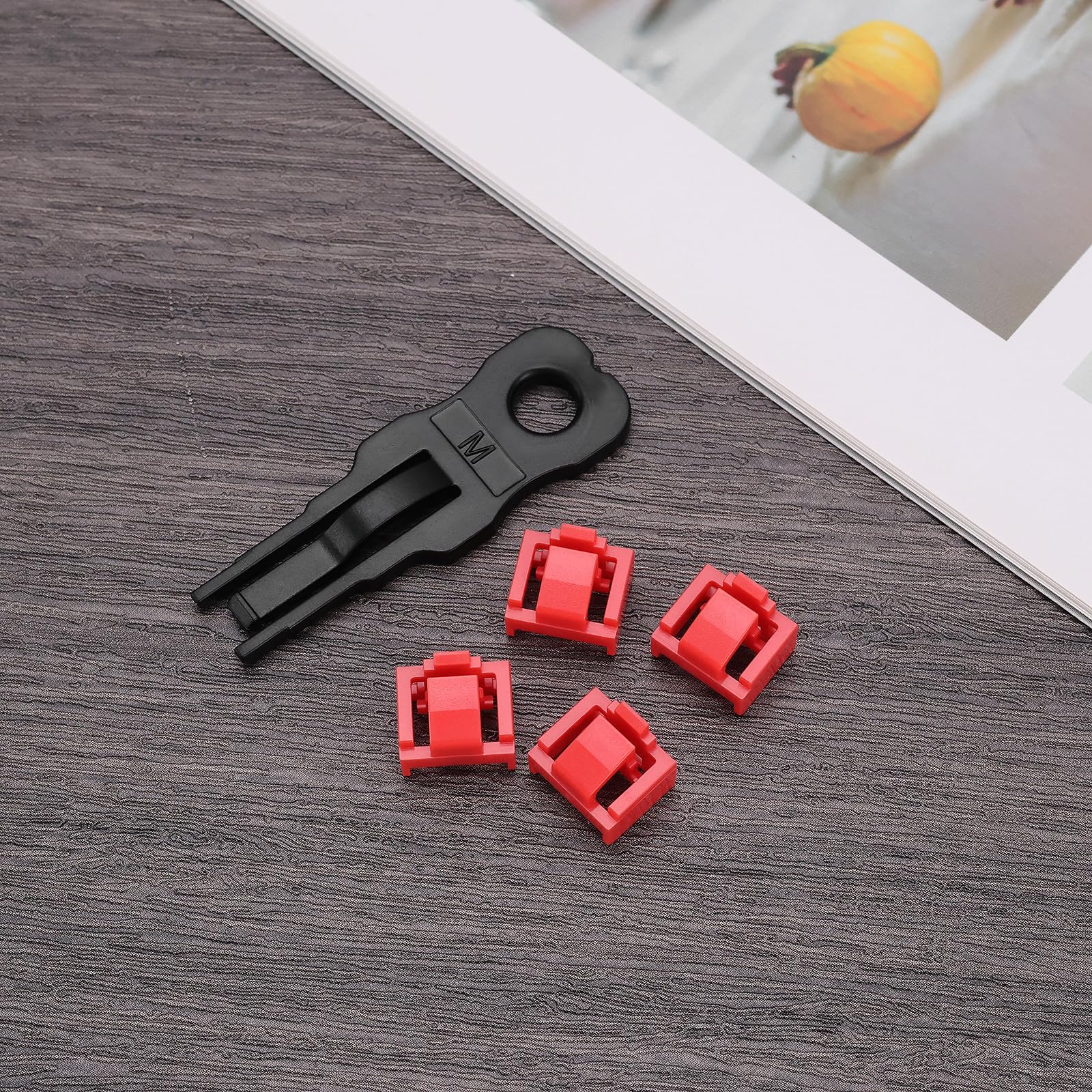 24 pezzi RJ45 Port Lock RJ45 Port/Dust Blocker RJ45 Dust Cover Cap Ethernet LAN Hub Anti Dust Cover Cap Cap Blockout Protector con 2 chiavi di rimozione, rosso