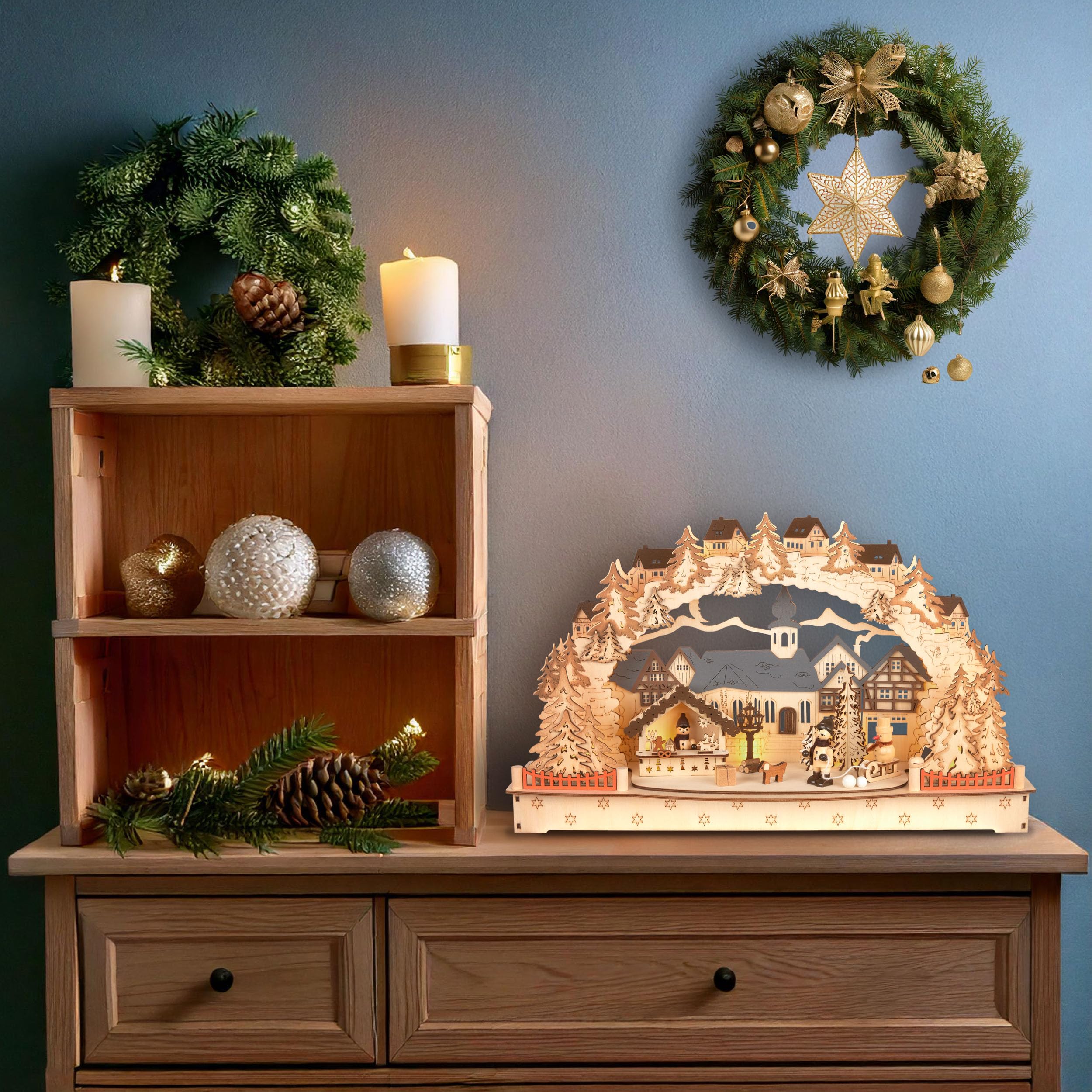 Brubaker 3D Lichterbogen - LED Schwibbogen - Großes Weihnachtsdorf 2026 - Weihnachtsbeleuchtung aus Holz Natur - 27 x 45 x 12 cm - Handbemalte Figuren - Weihnachtsdeko für Tisch & Fenster
