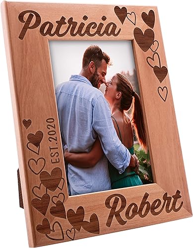 Vista 2 de GIFTBYGIFTY Marcos de fotos de amor personalizados para parejas con nombre, 4 x 6 pulgadas, regalos de San Valentín personalizados para él, ella